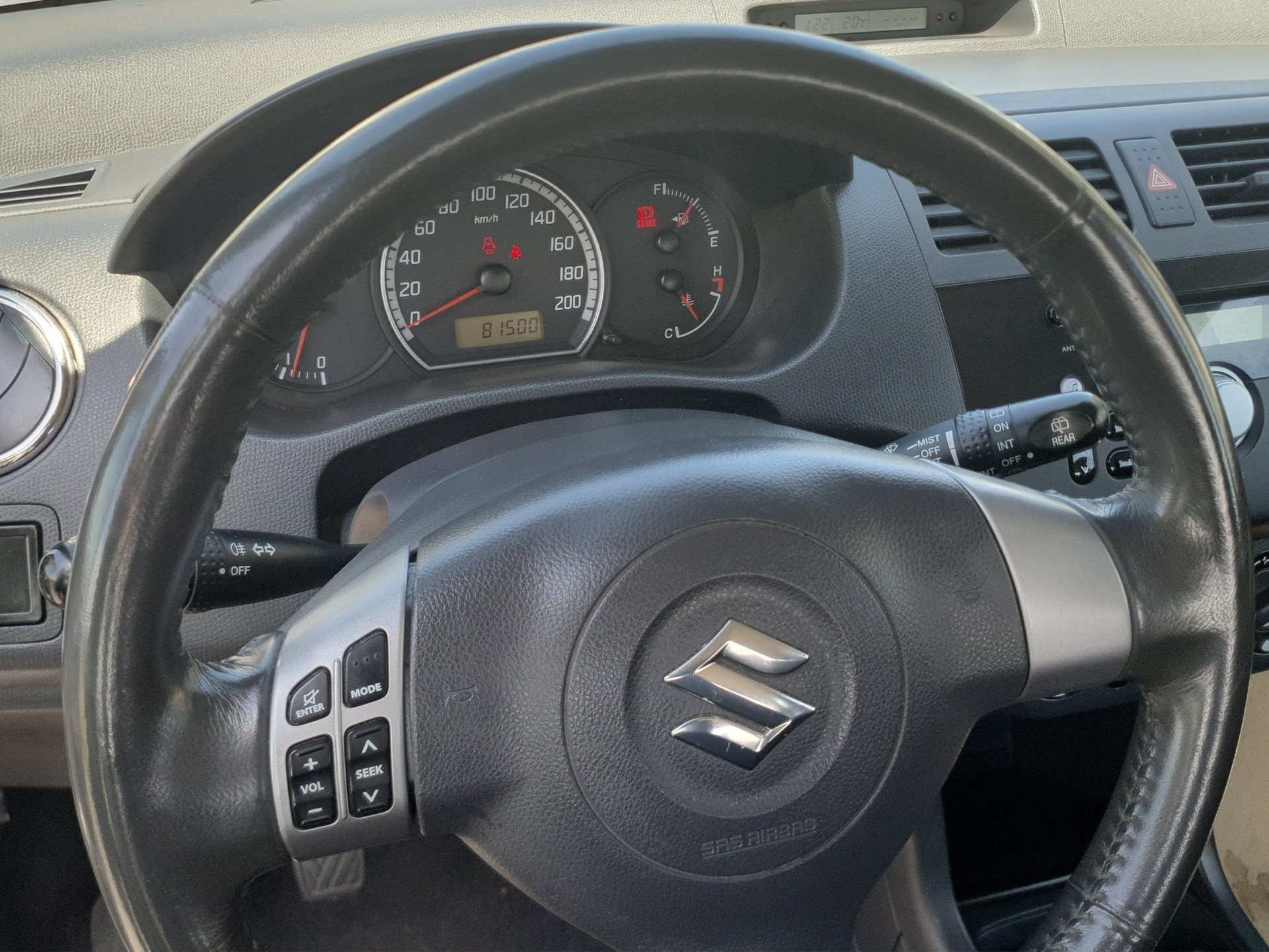 SUZUKI Swift 1.3i 16V GL Top 4x4-image-11