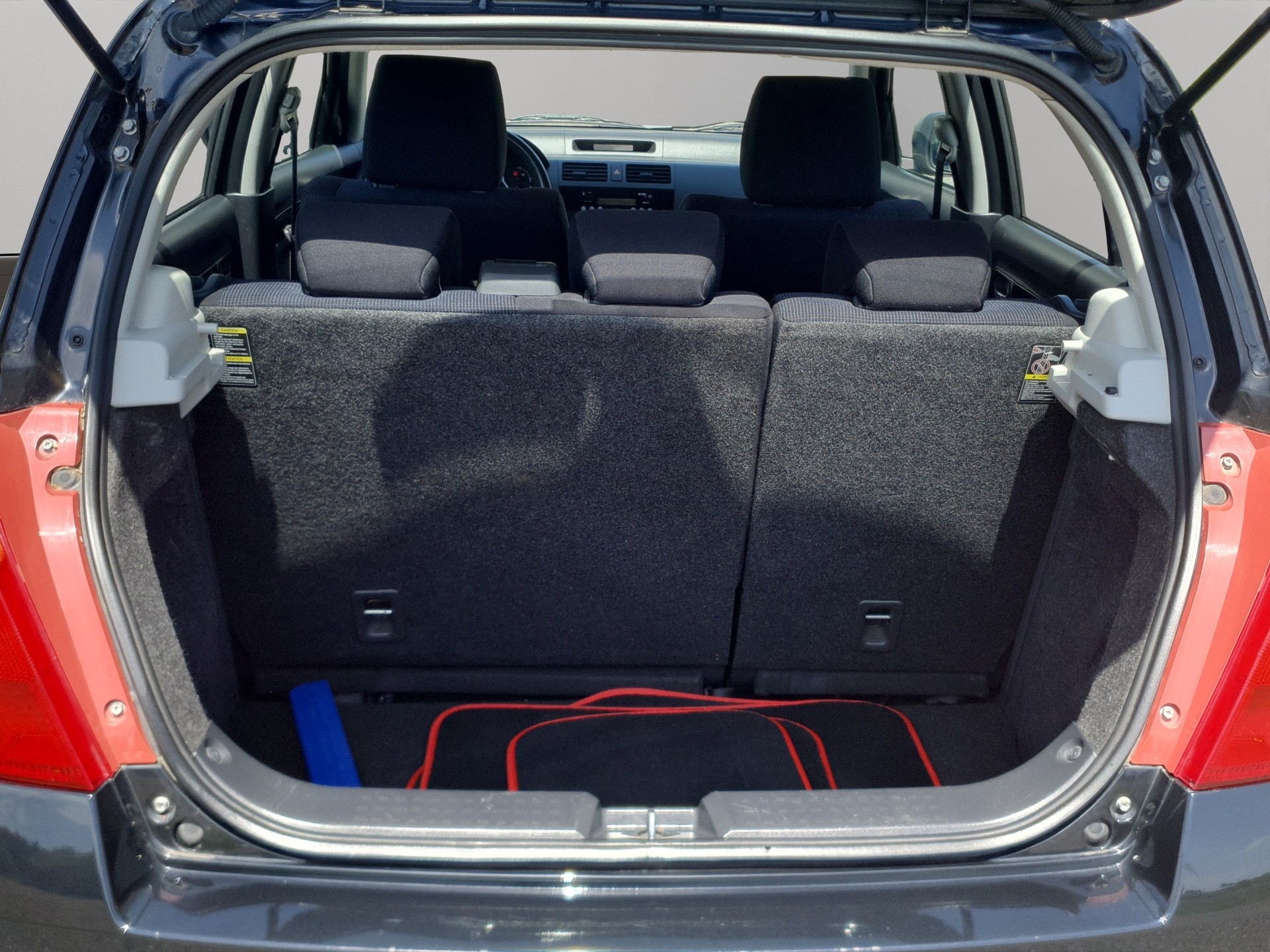 SUZUKI Swift 1.3i 16V GL Top 4x4-image-15