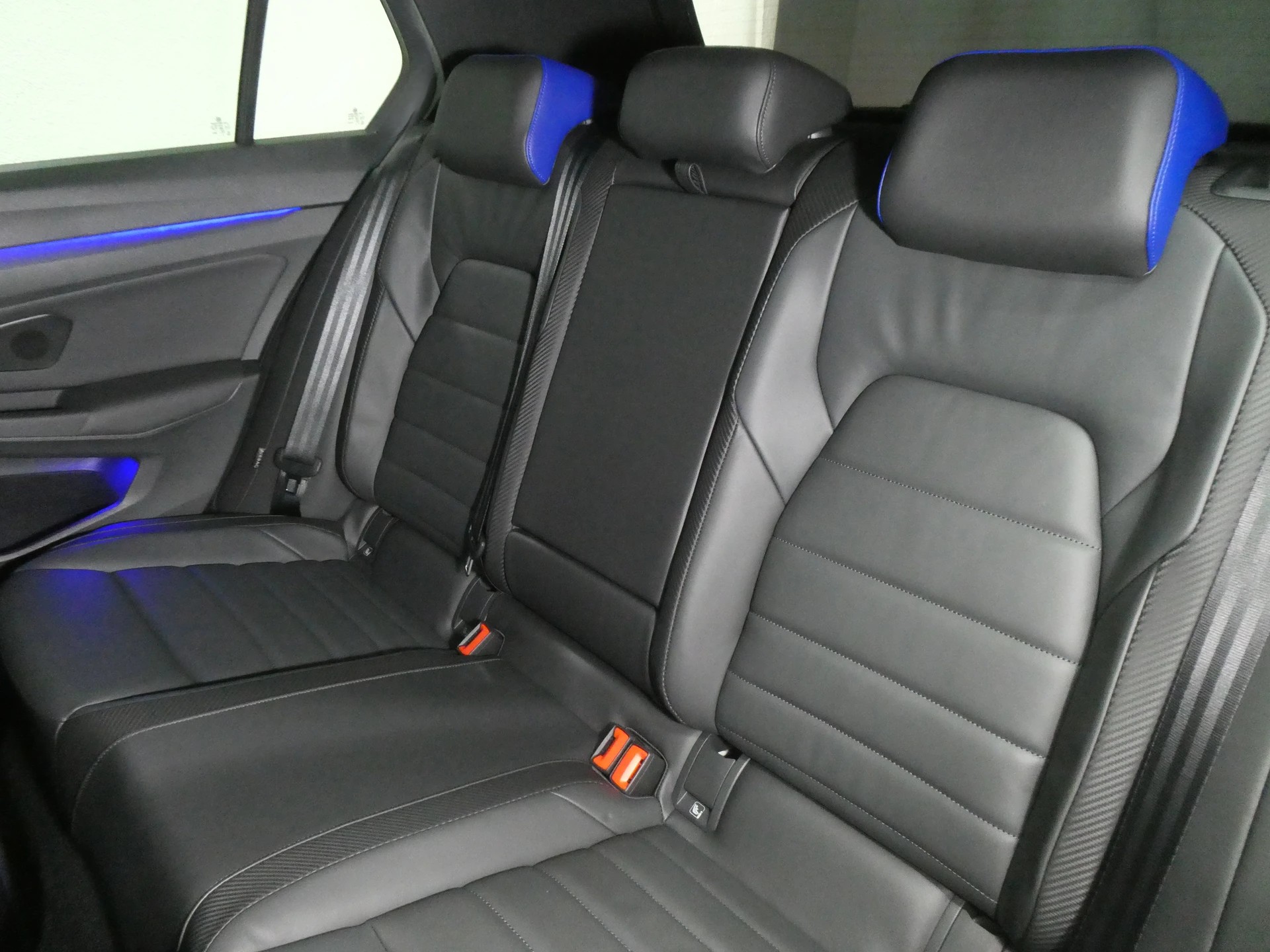 VW Golf R 2.0 TSI 4Motion DSG - Black Style - Panorama - Leder - Harman/Kardon - Kamera - 320 PS-image-10