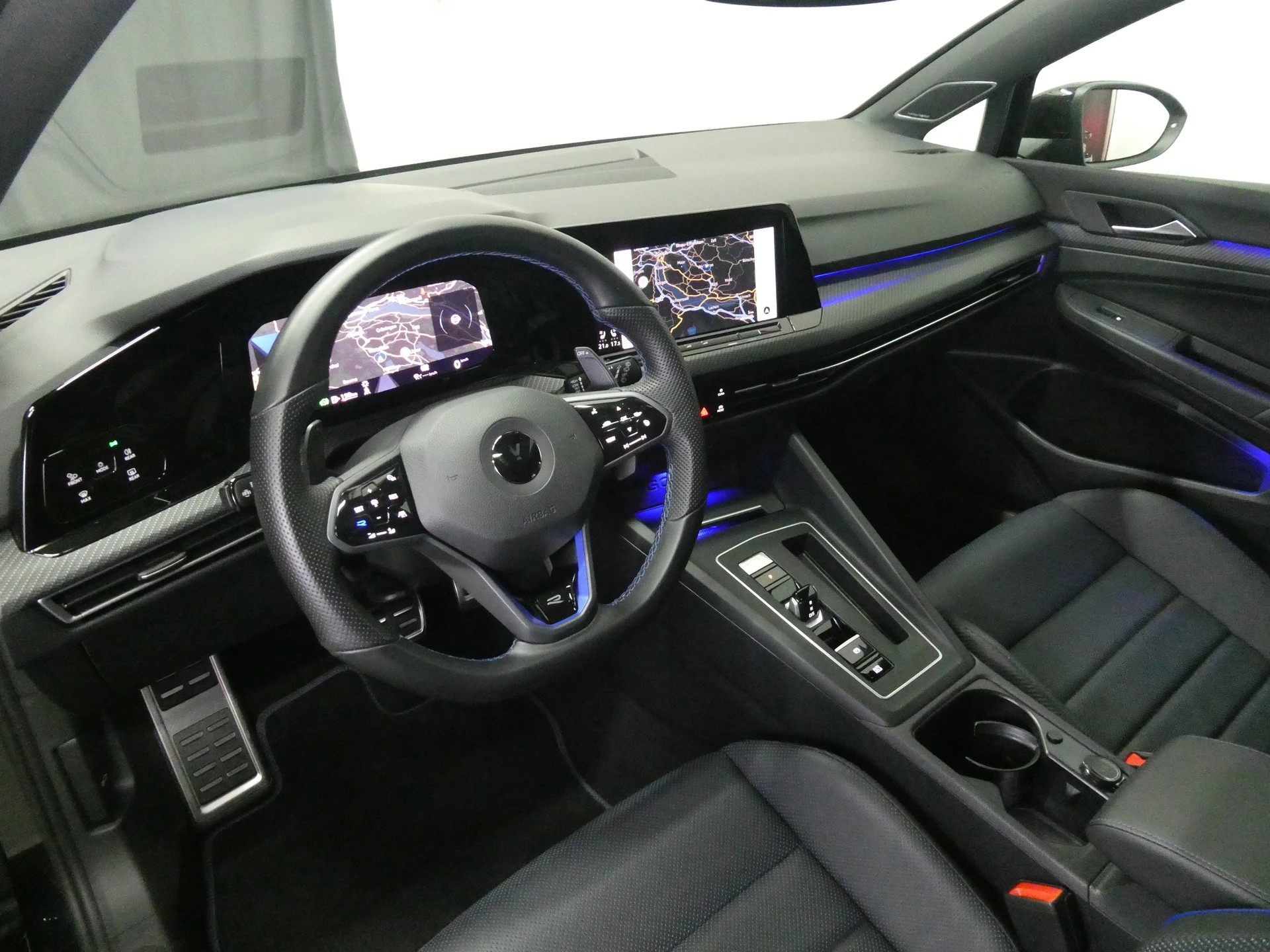 VW Golf R 2.0 TSI 4Motion DSG - Black Style - Panorama - Leder - Harman/Kardon - Kamera - 320 PS-image-7