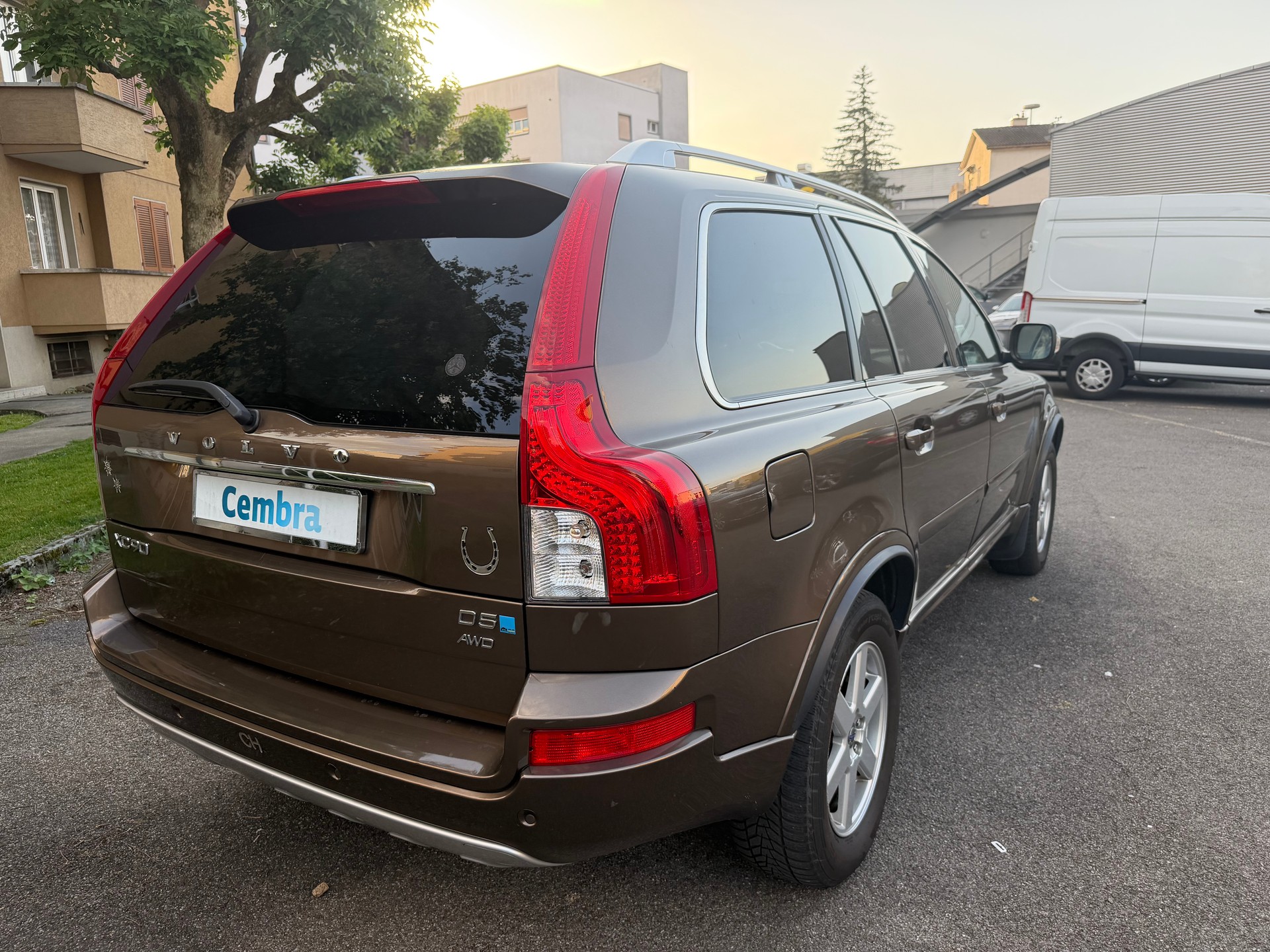 VOLVO XC90 D5 AWD Momentum Geartronic-image-3