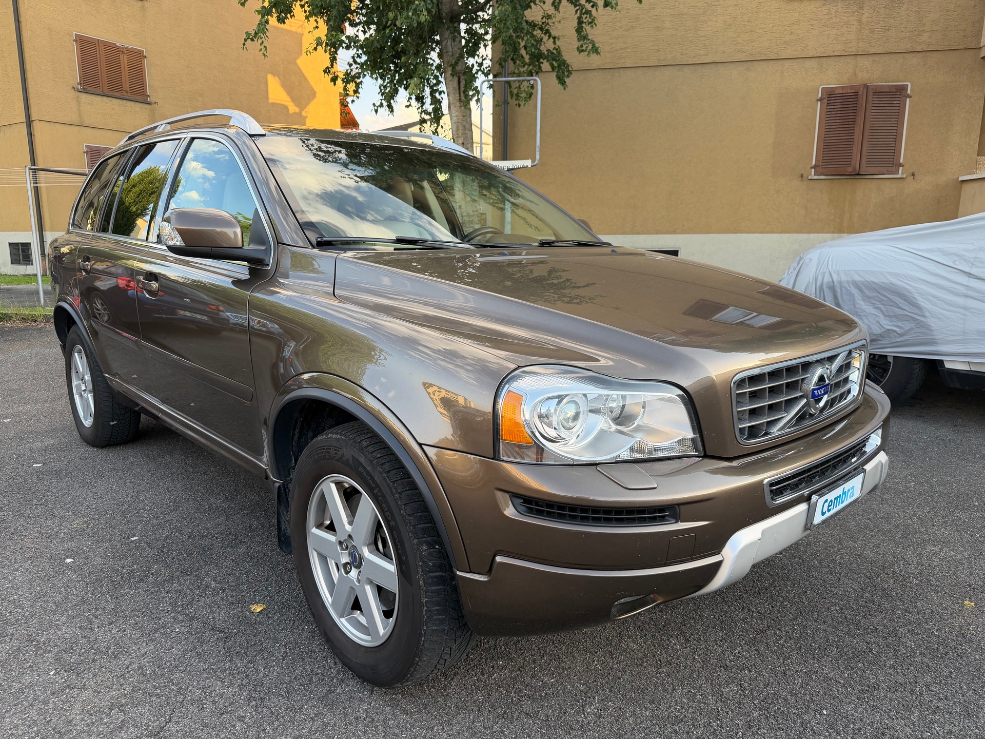 VOLVO XC90 D5 AWD Momentum Geartronic-image-5