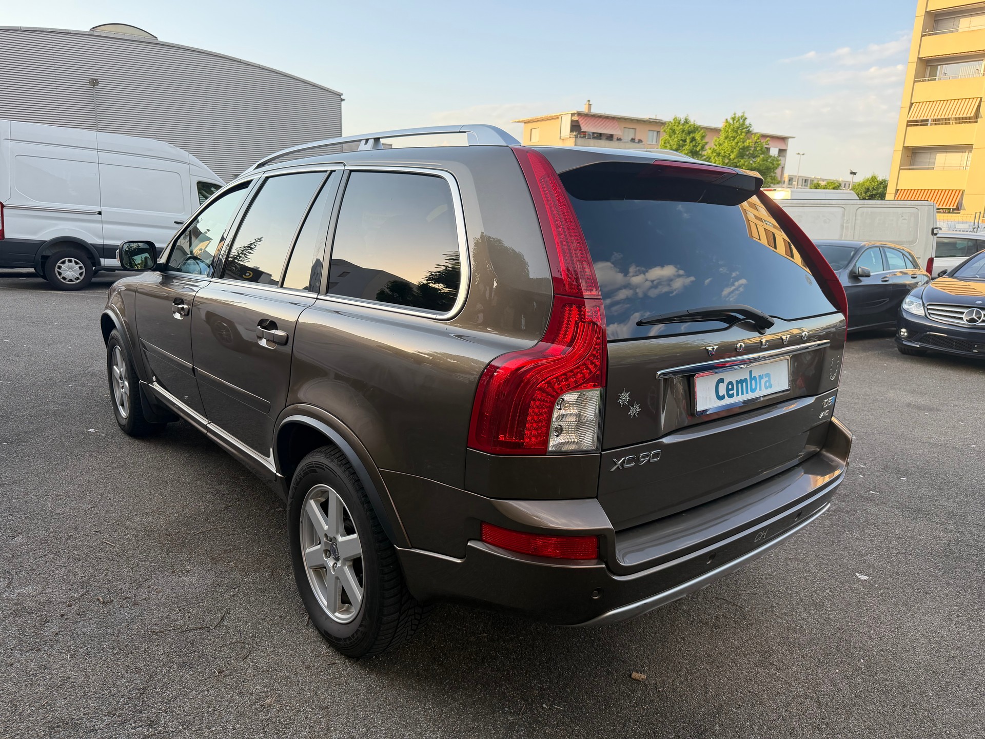 VOLVO XC90 D5 AWD Momentum Geartronic-image-2
