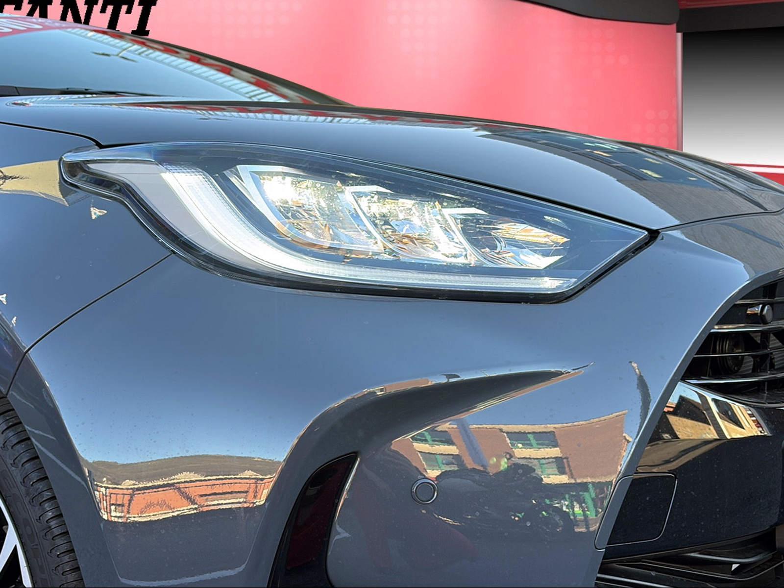 TOYOTA Yaris 1.5 VVT-i HSD Trend-image-12