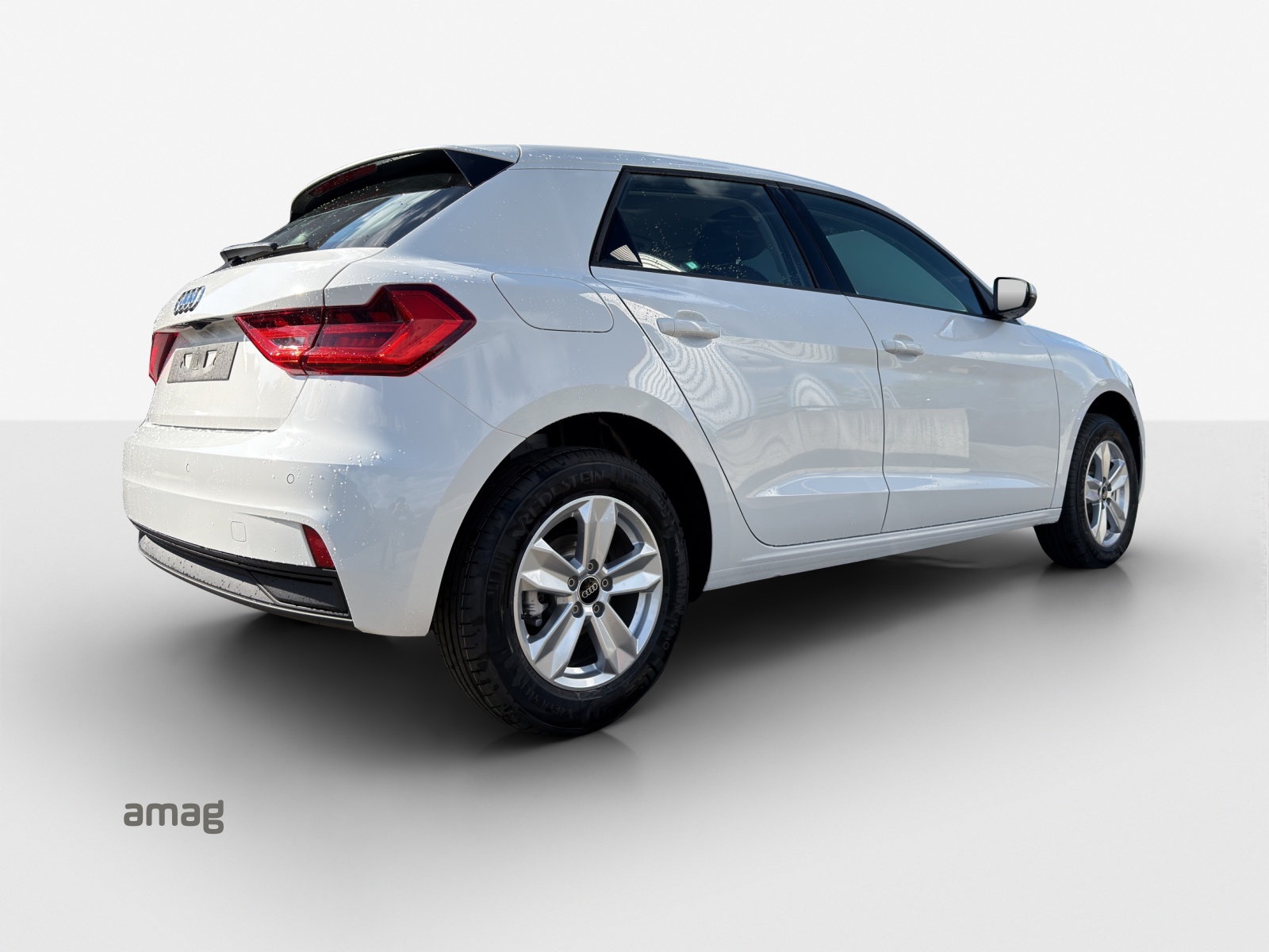 AUDI A1 Sportback 30 TFSI S Line Attraction S-tronic-image-4
