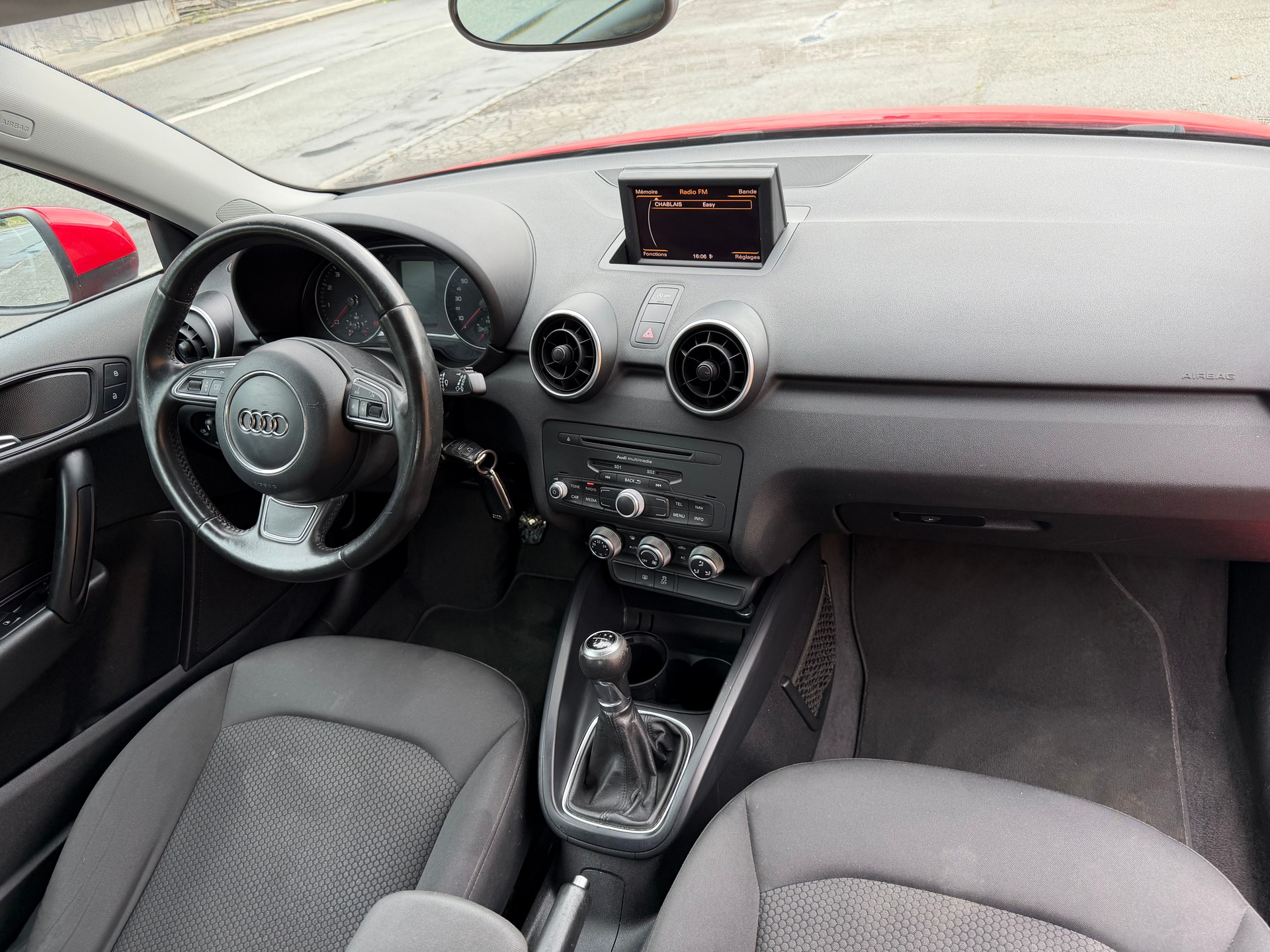 AUDI A1 1.4 TFSI Ambition-image-2