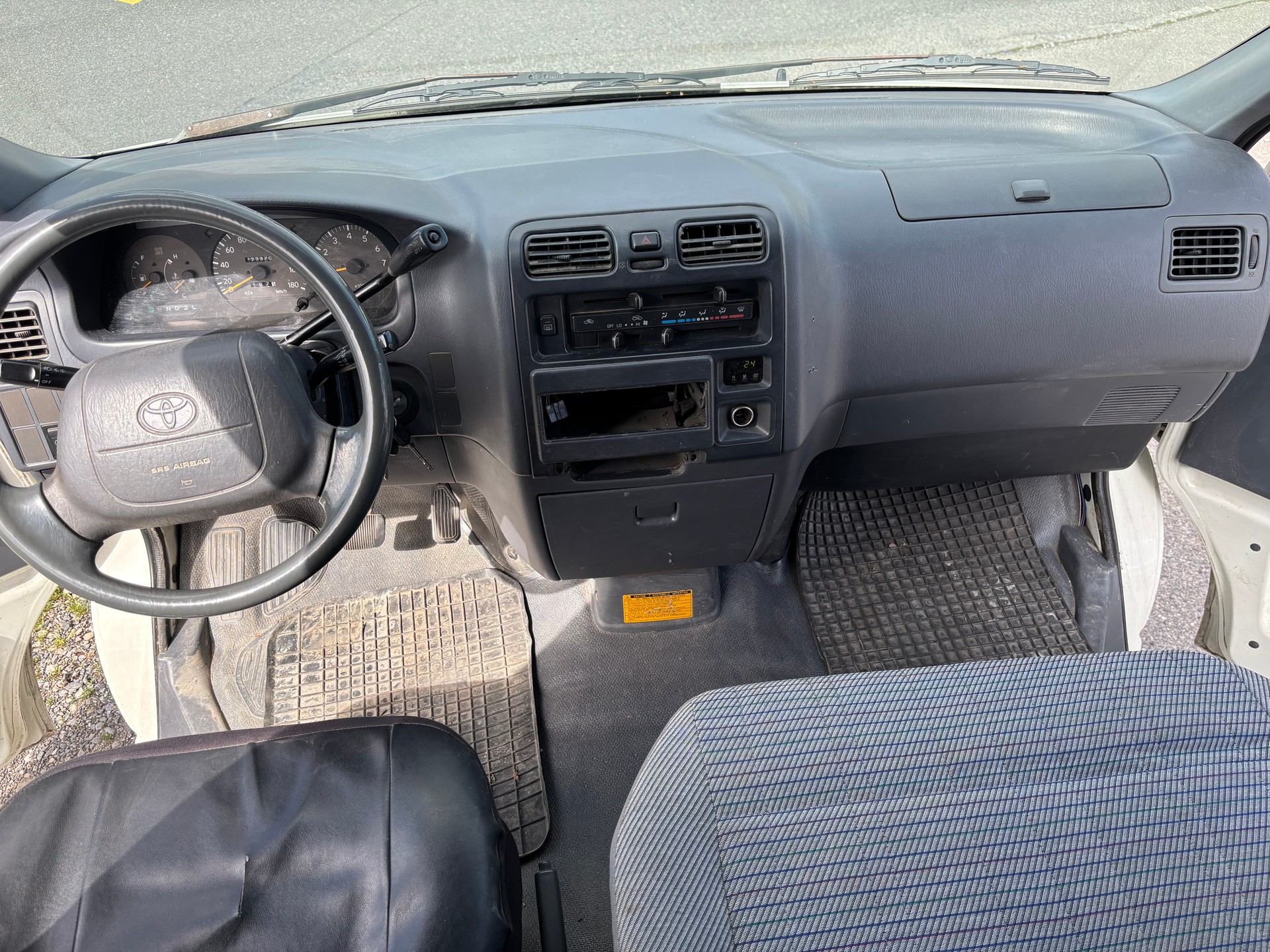 TOYOTA Hiace 2.4 Kombi RCH12-image-6