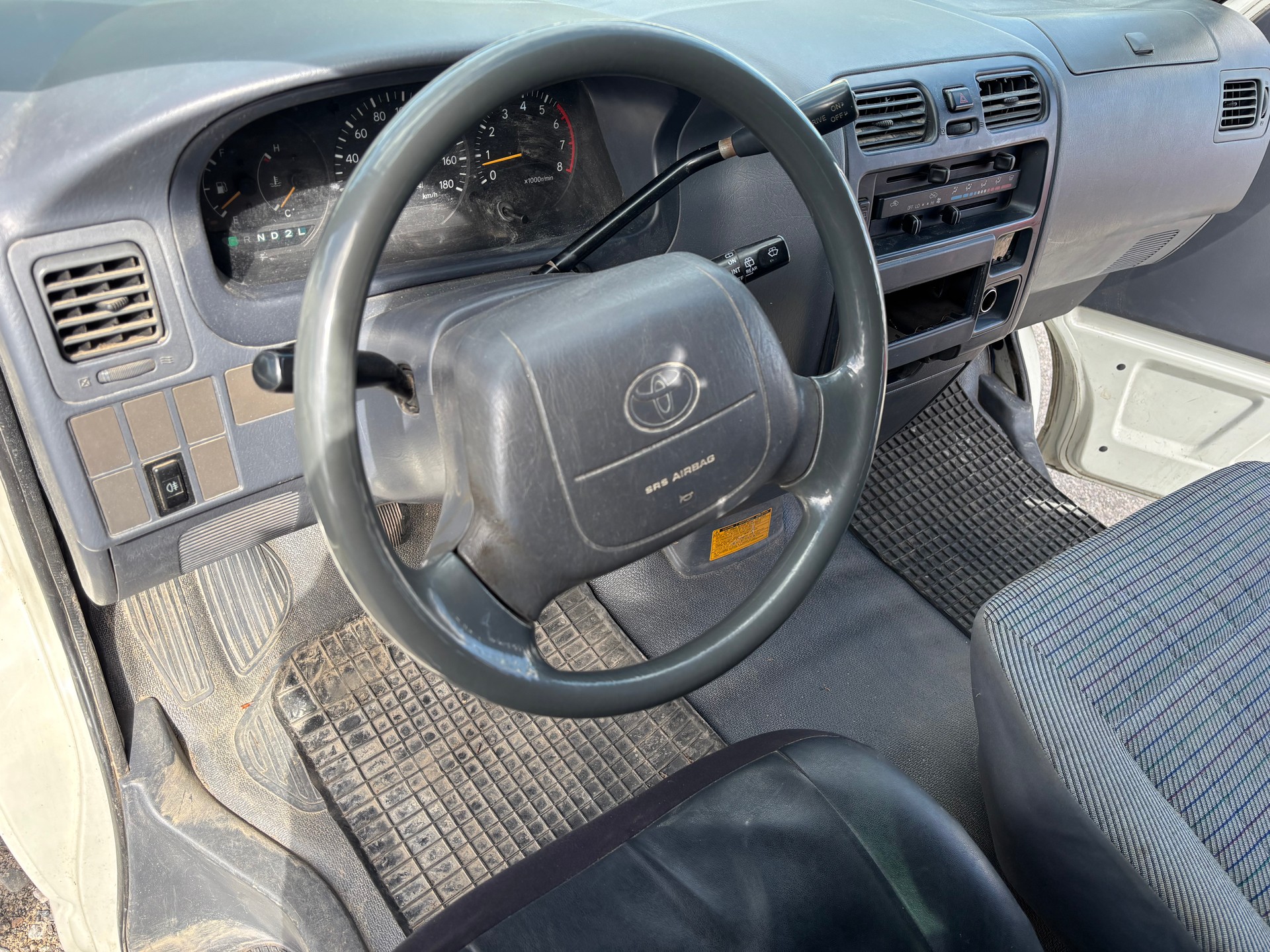 TOYOTA Hiace 2.4 Kombi RCH12-image-8