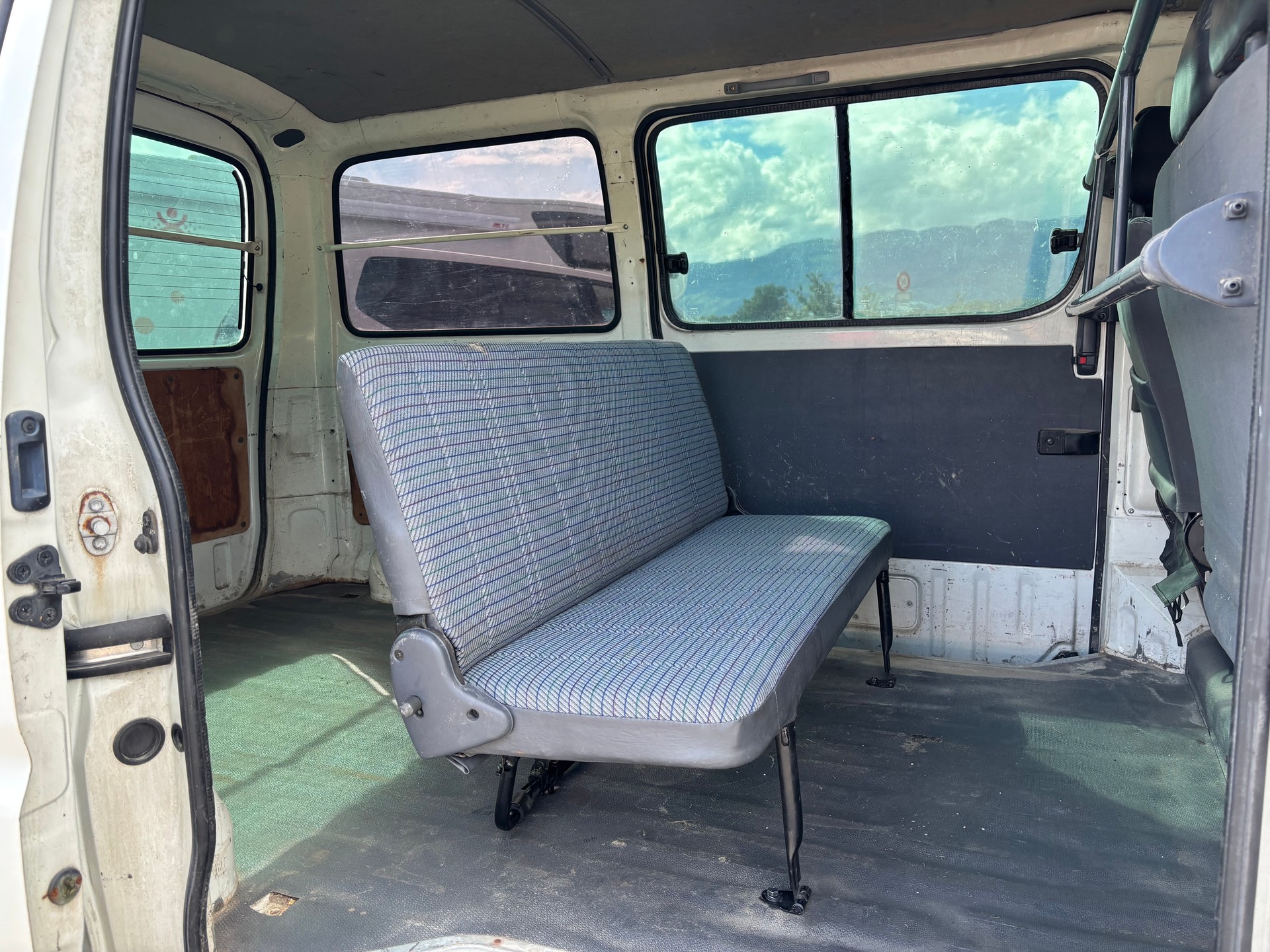 TOYOTA Hiace 2.4 Kombi RCH12-image-12