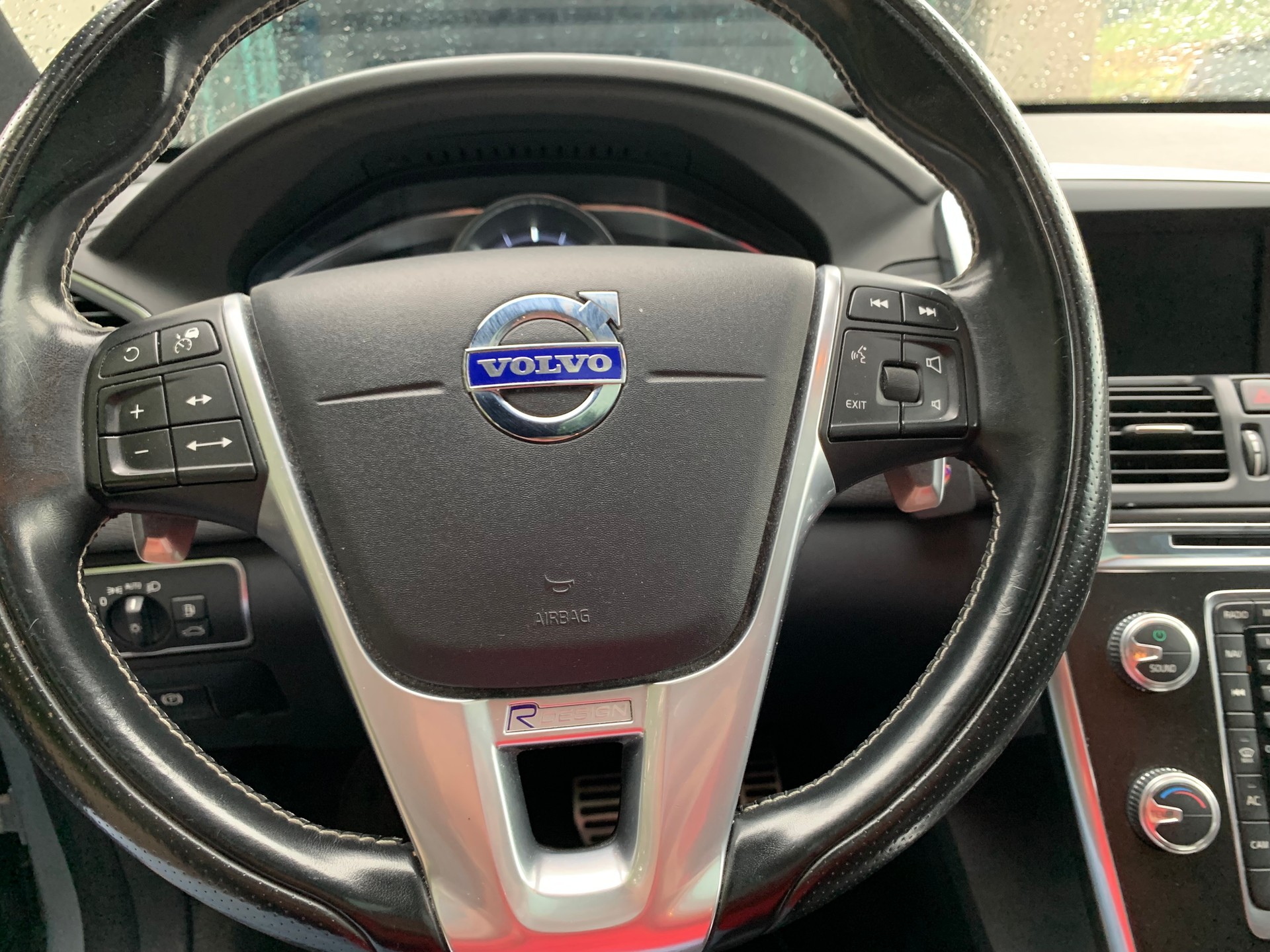 VOLVO XC60 D4 AWD Summum R-Design Geartronic-image-20