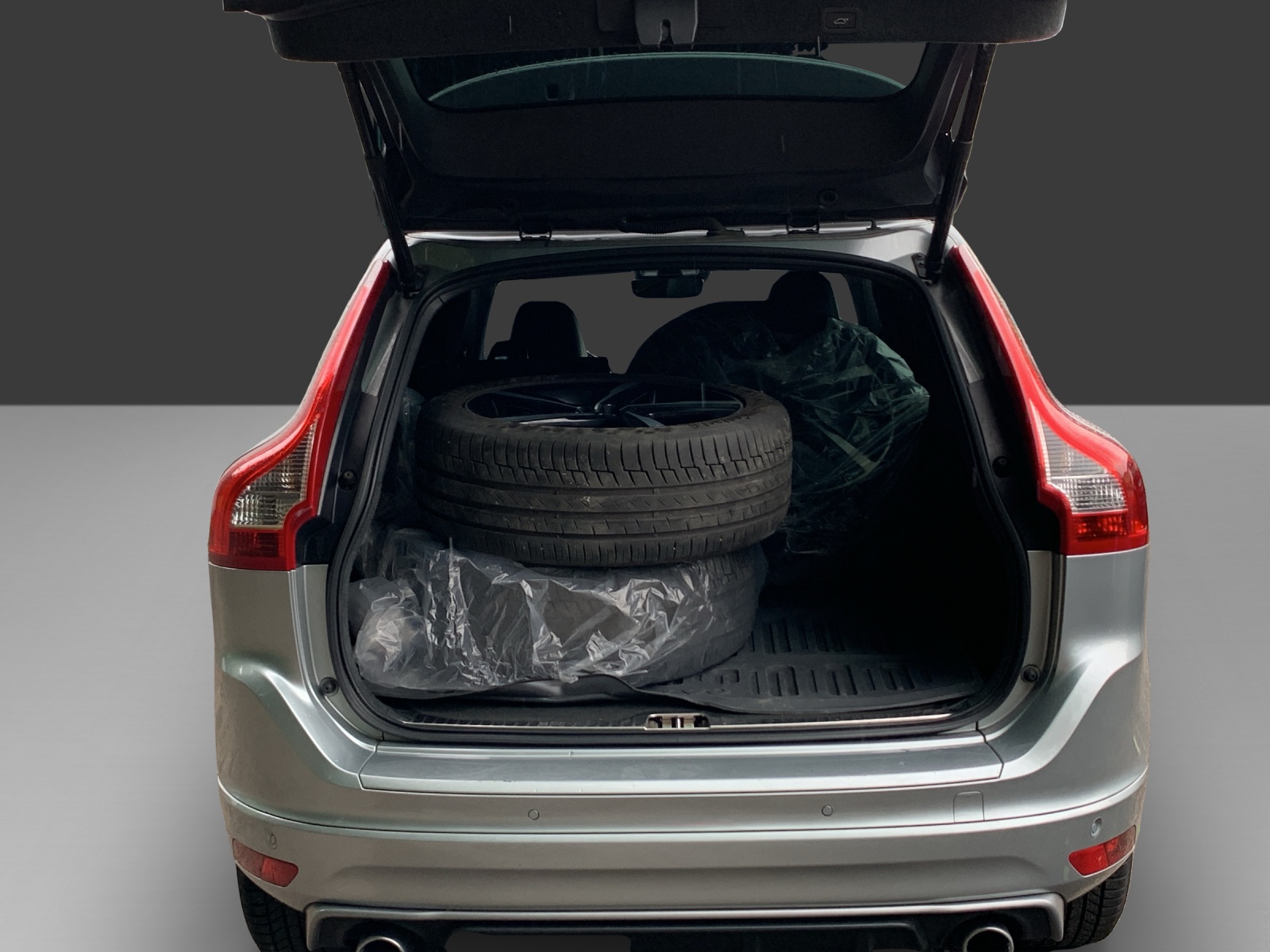 VOLVO XC60 D4 AWD Summum R-Design Geartronic-image-15