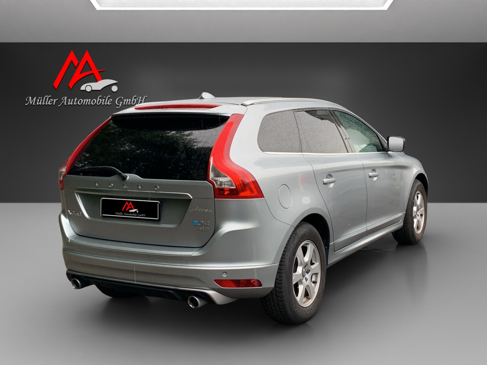 VOLVO XC60 D4 AWD Summum R-Design Geartronic-image-8