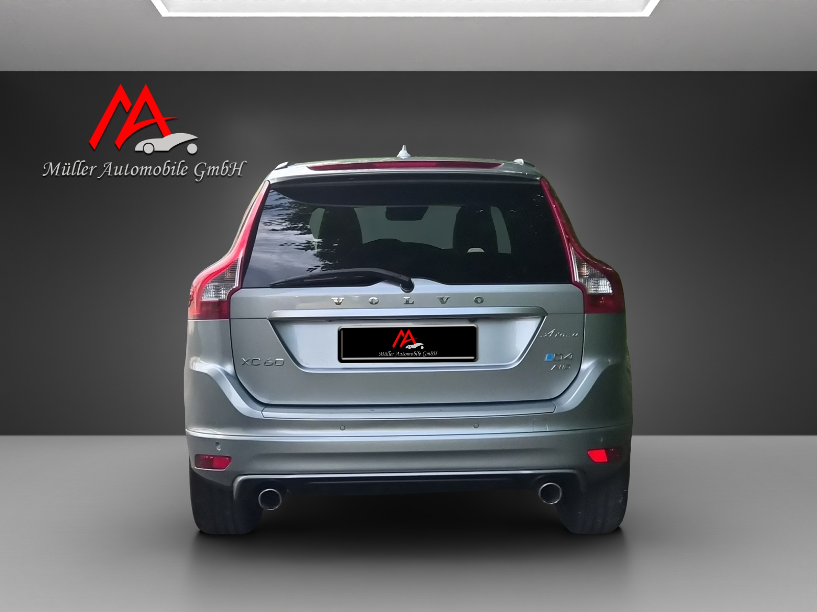VOLVO XC60 D4 AWD Summum R-Design Geartronic-showroom-element-3