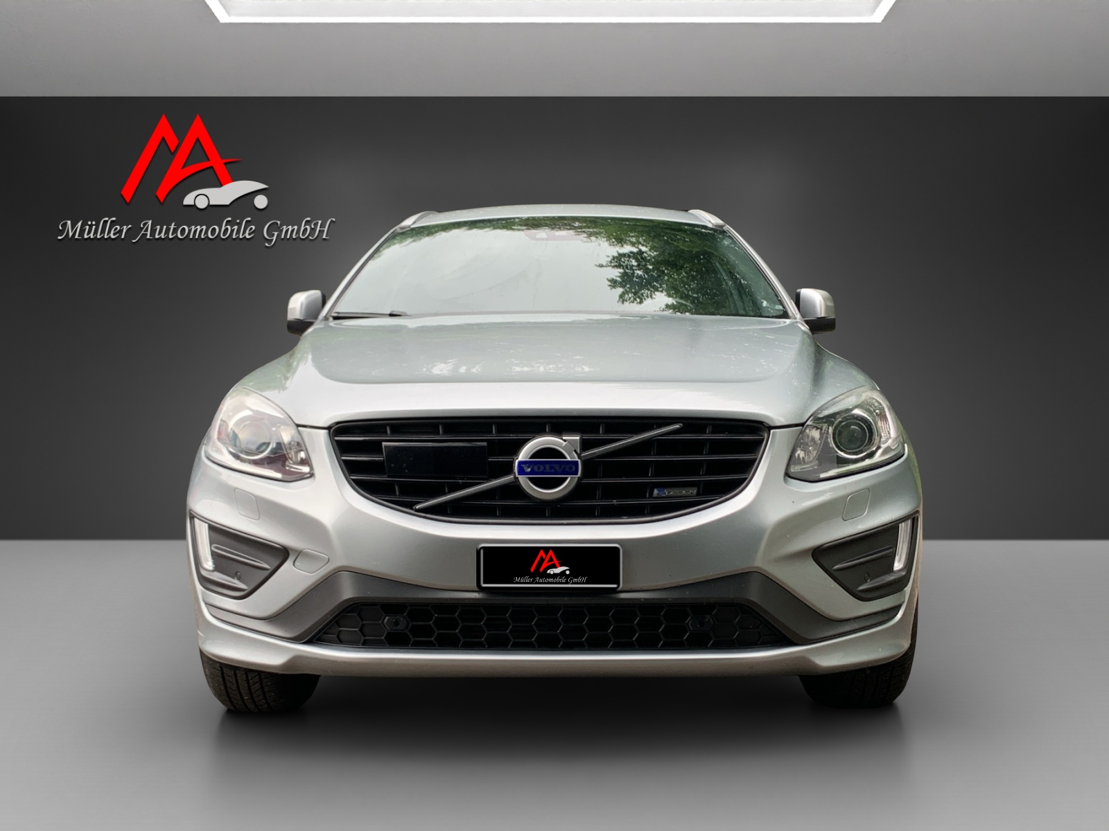 VOLVO XC60 D4 AWD Summum R-Design Geartronic-showroom-element-1