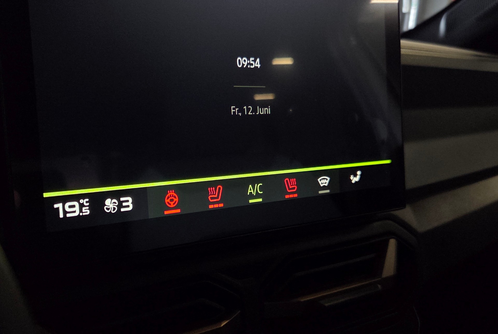 DACIA Duster 1.2 Hybrid-G Extreme 4WD-image-11