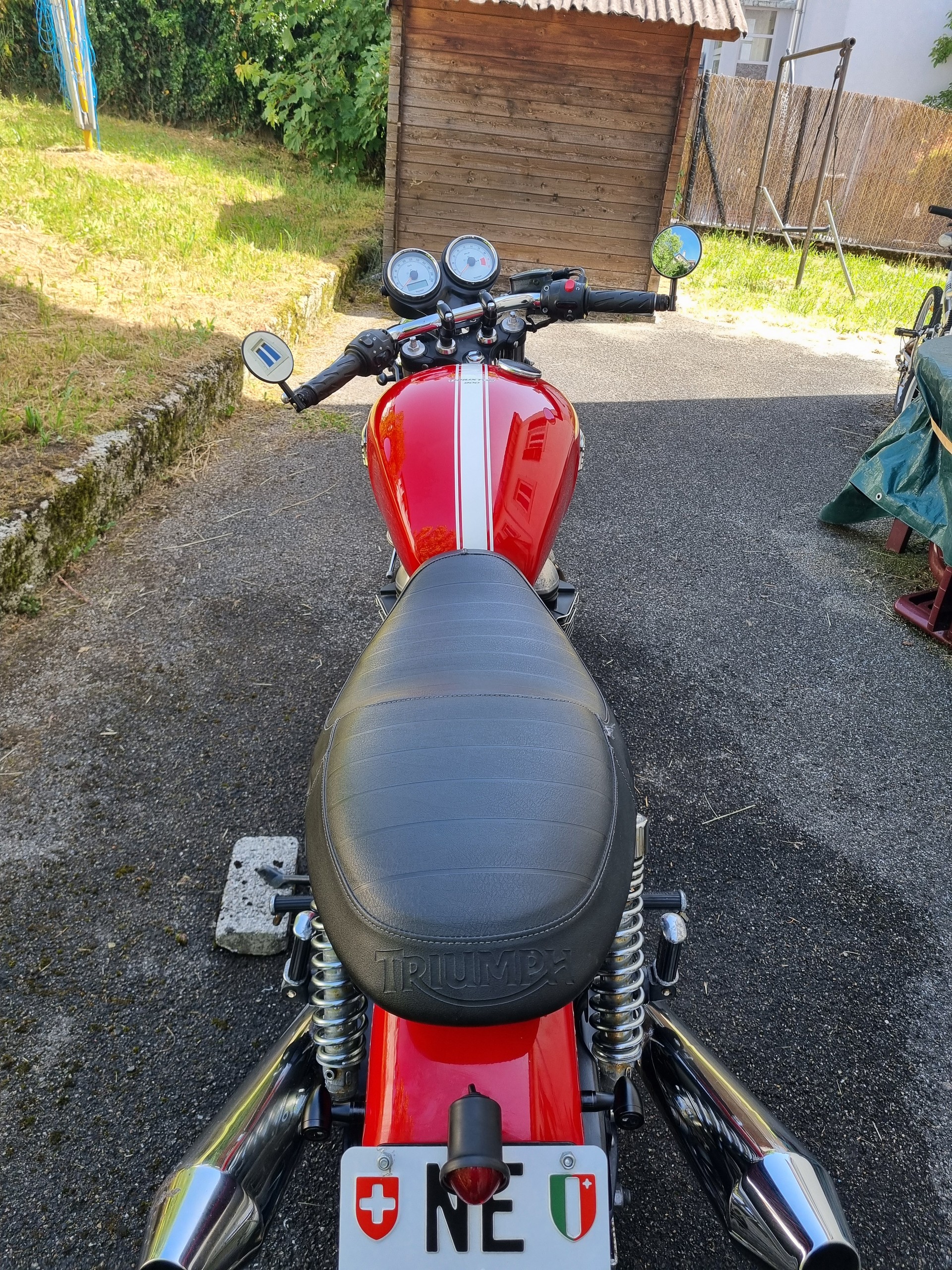 TRIUMPH Thruxton 900 i-image-2