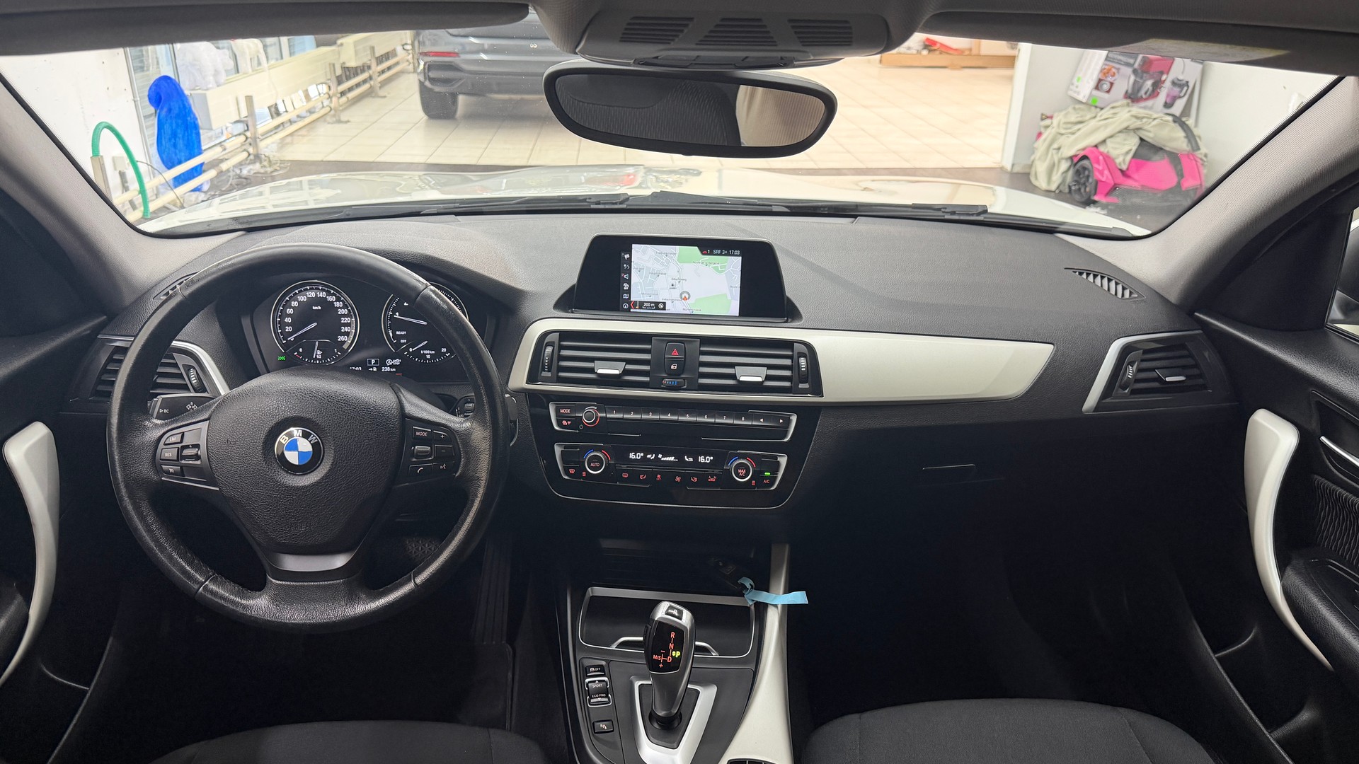 BMW 118i Steptronic-image-7