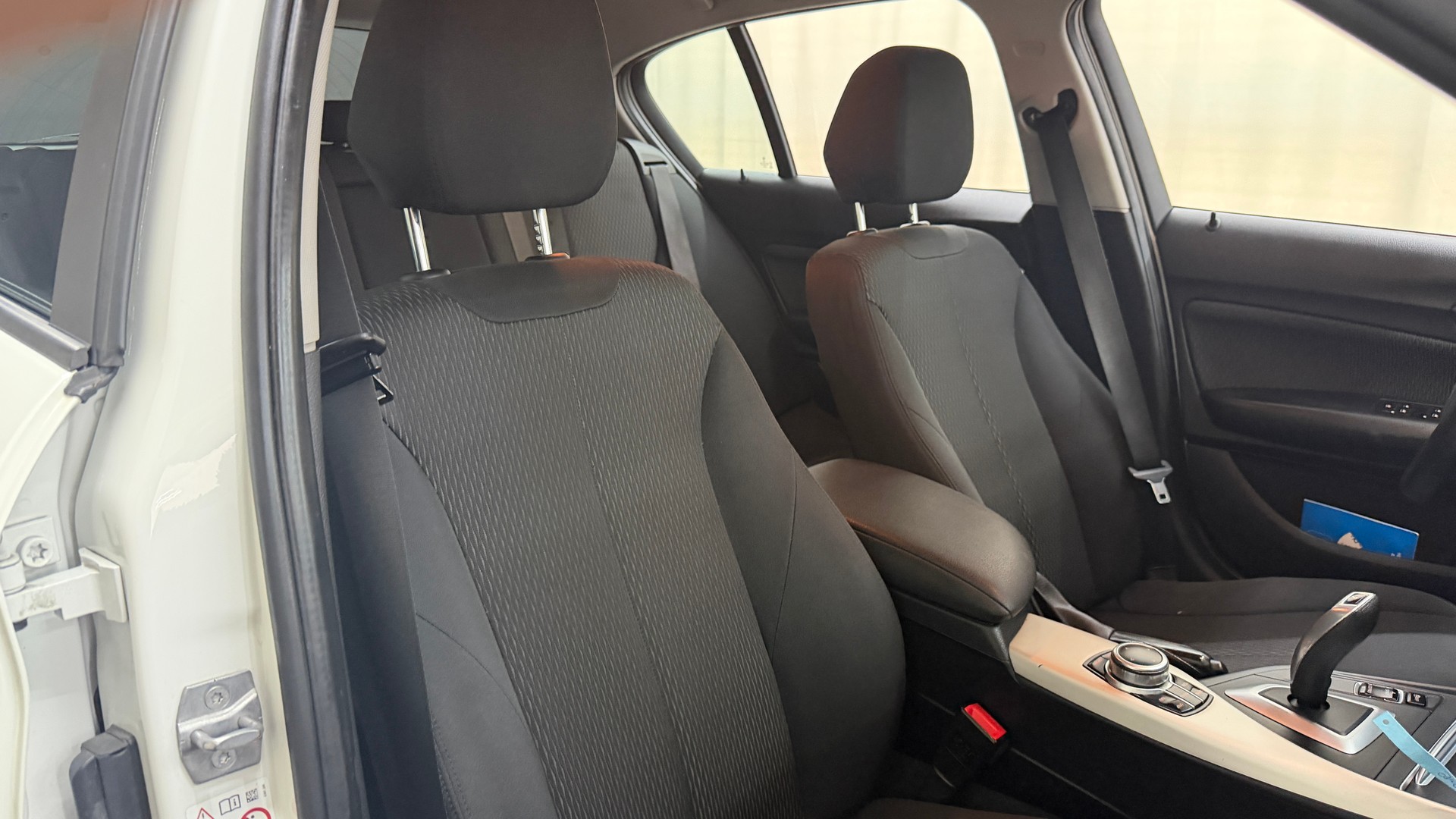 BMW 118i Steptronic-image-10