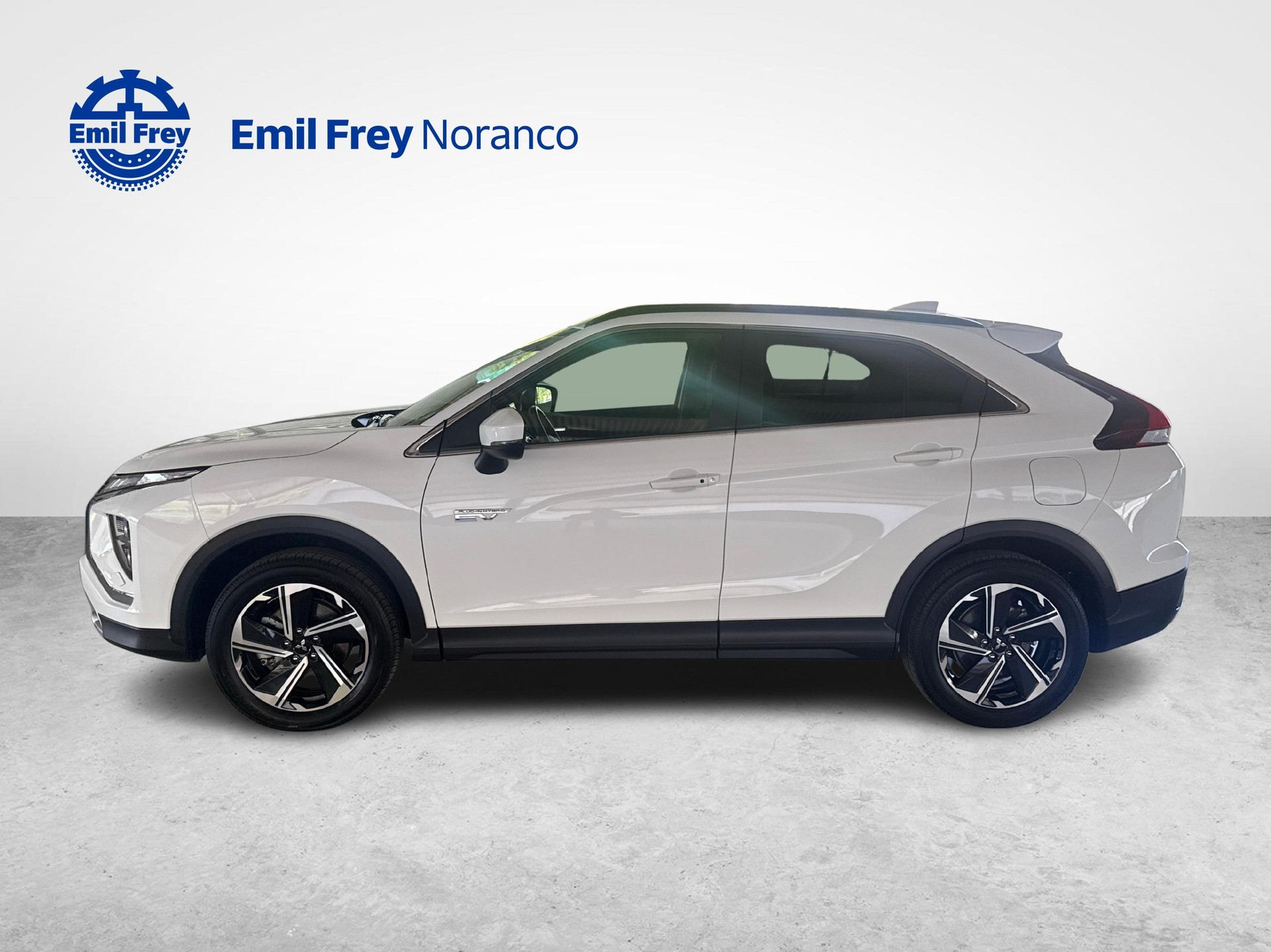 MITSUBISHI Eclipse Cross 2.4 PHEV Invite 4x4 - Ruote invernali incluse-showroom-element-1