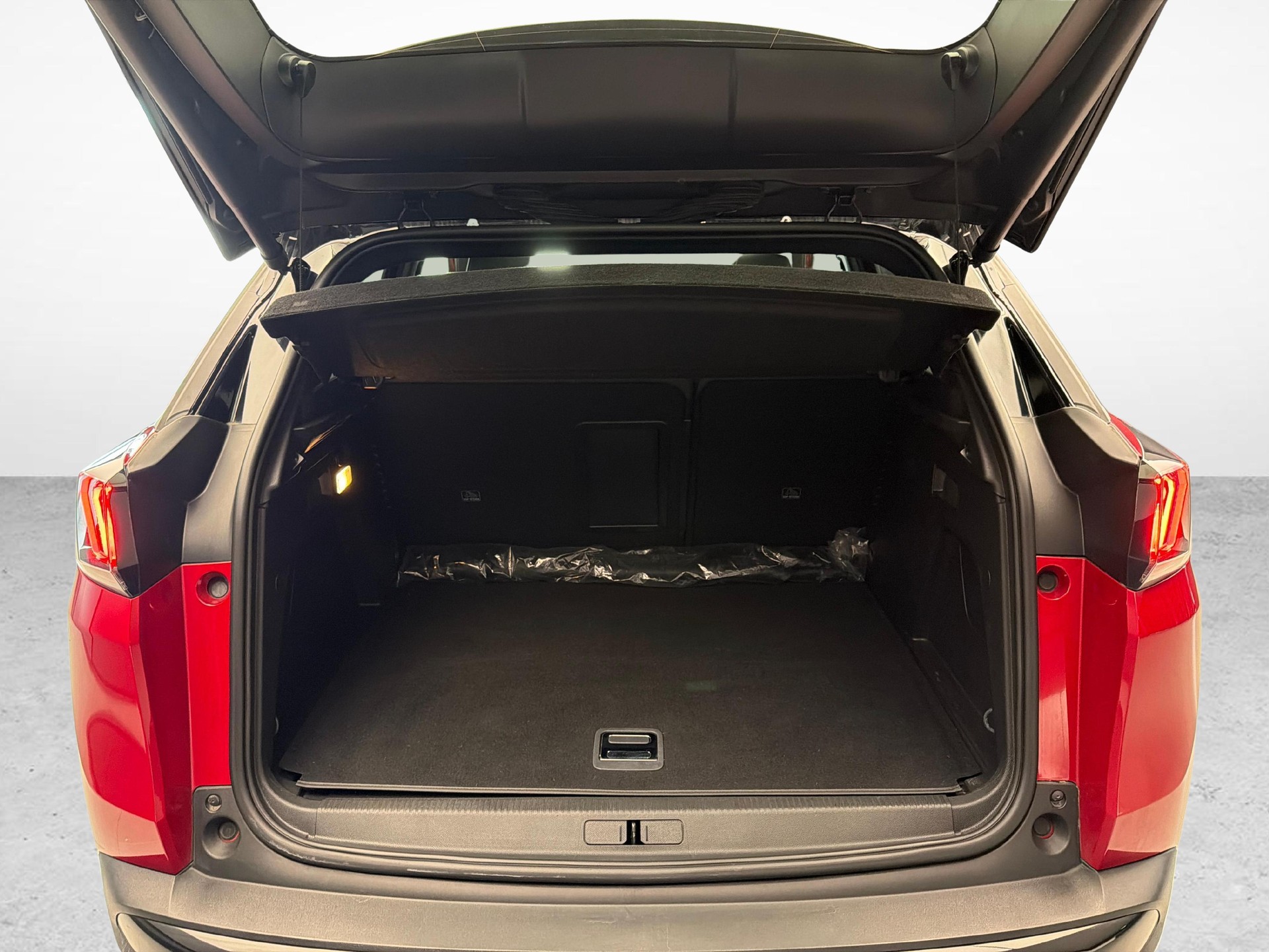 PEUGEOT 3008 1.6 Plug-in Hybrid4 GT Pack-image-12