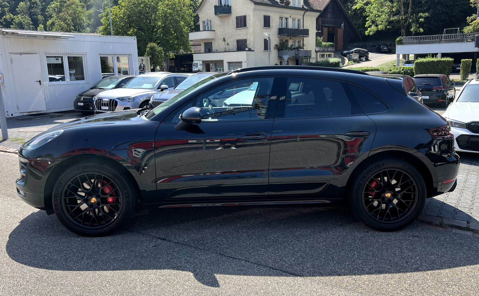 PORSCHE Macan GTS PDK-showroom-element-1