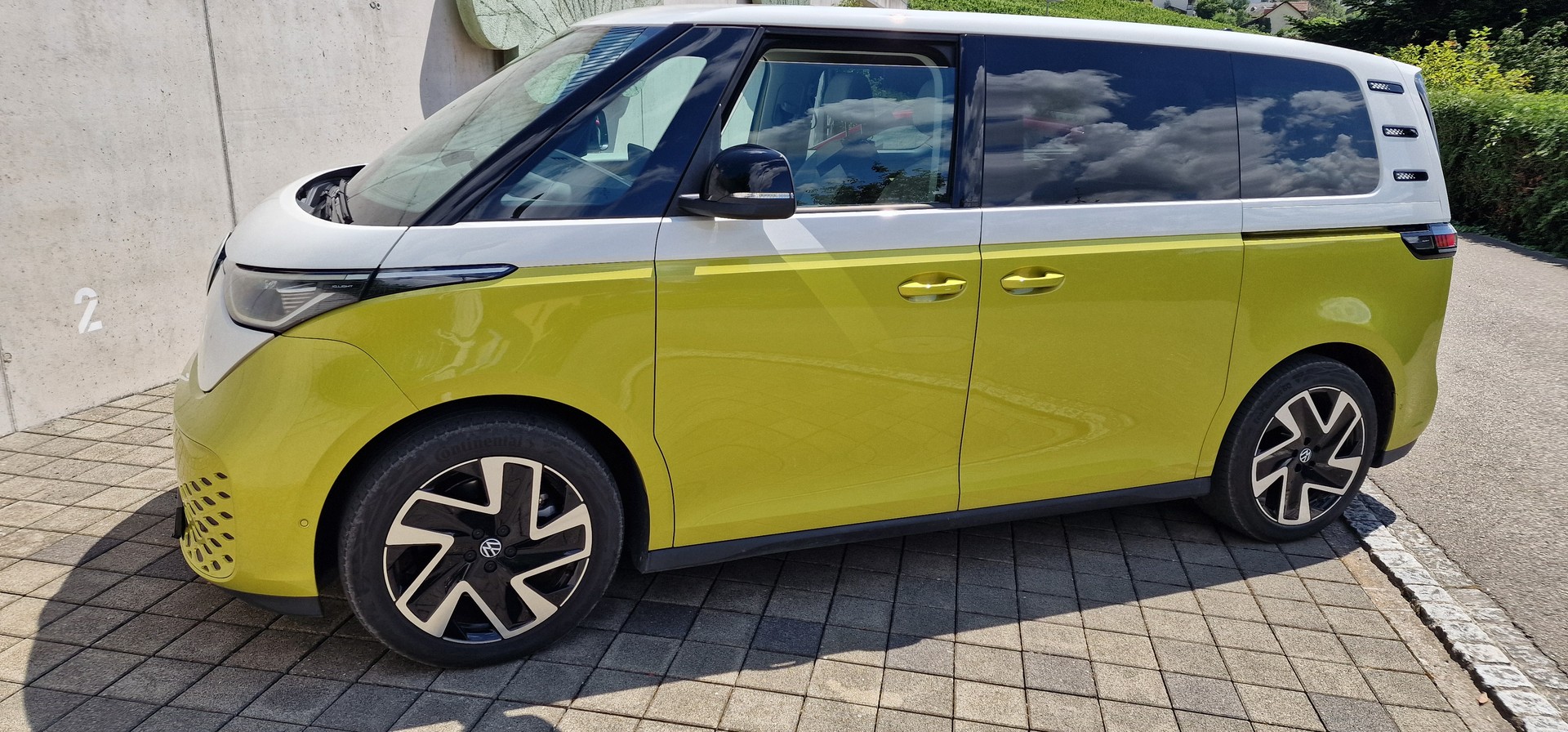 VW ID.BUZZ Pro