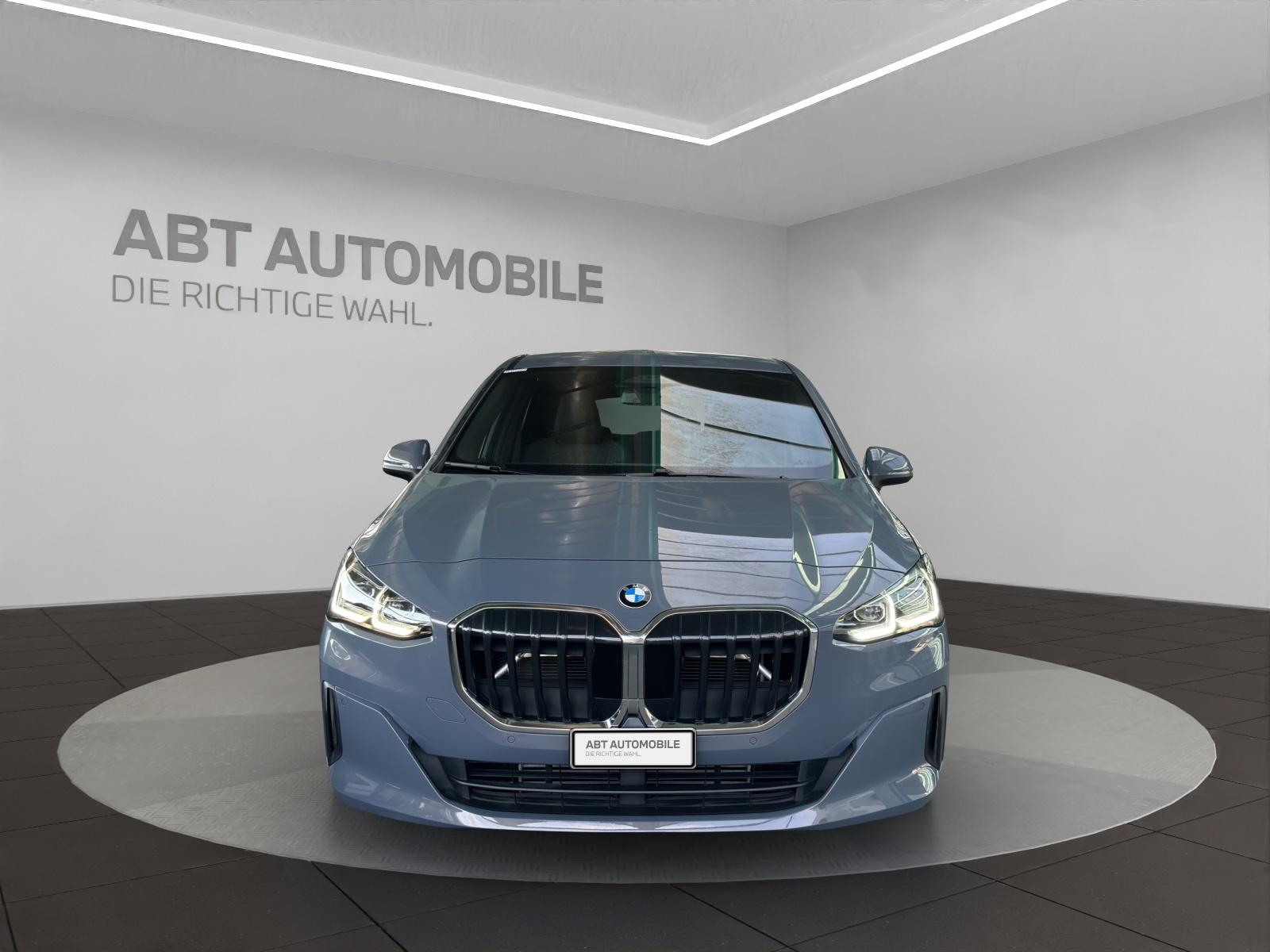 BMW 218i Active Tourer-showroom-element-1