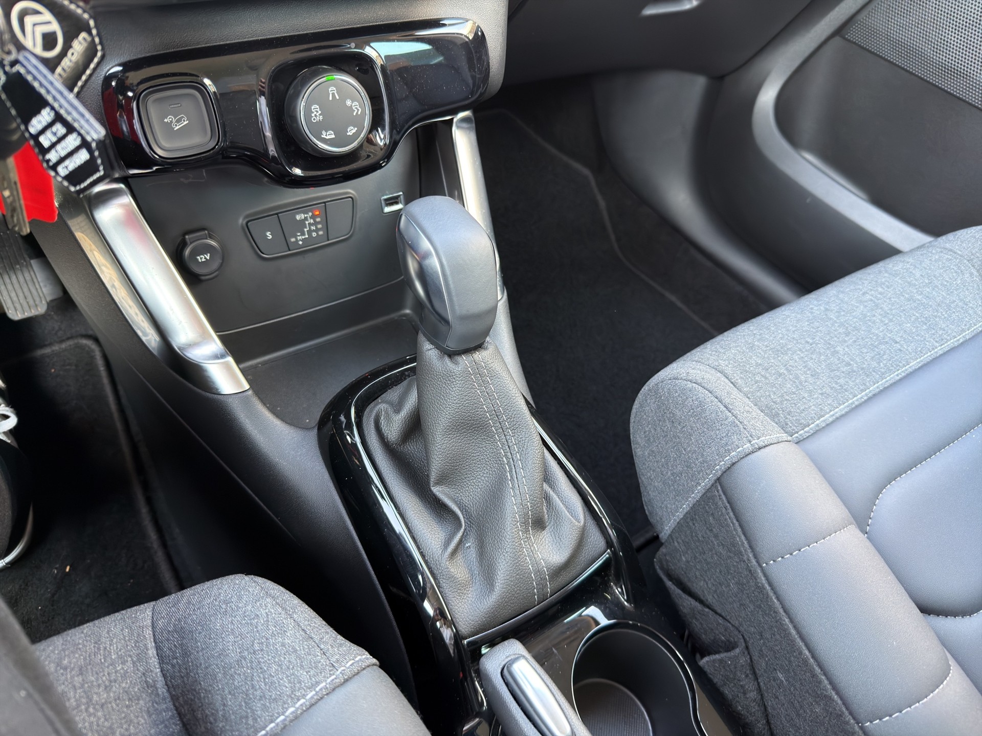 CITROEN C3 Aircross 1.2 Swiss Edition + EAT6-image-10