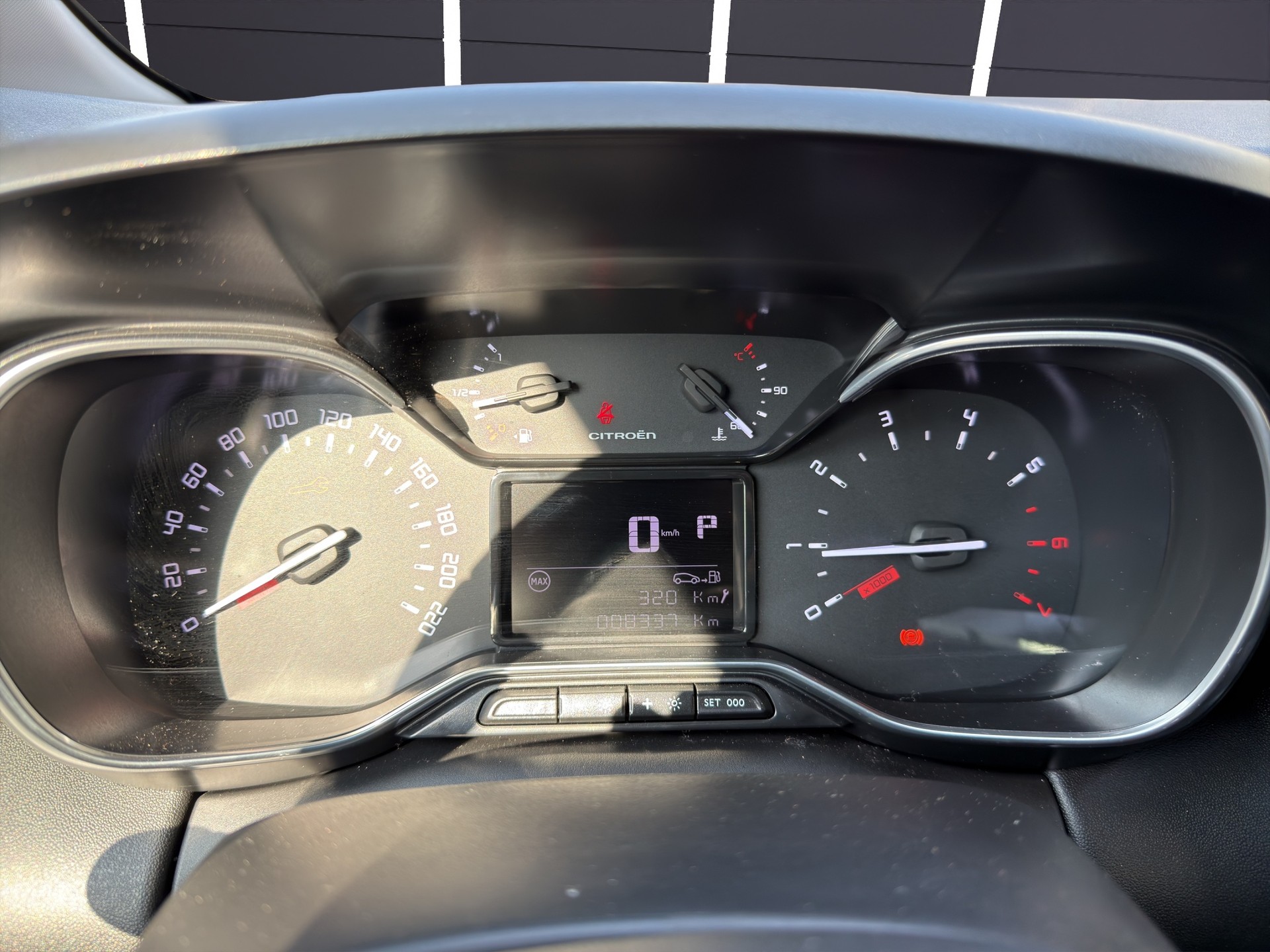 CITROEN C3 Aircross 1.2 Swiss Edition + EAT6-image-8