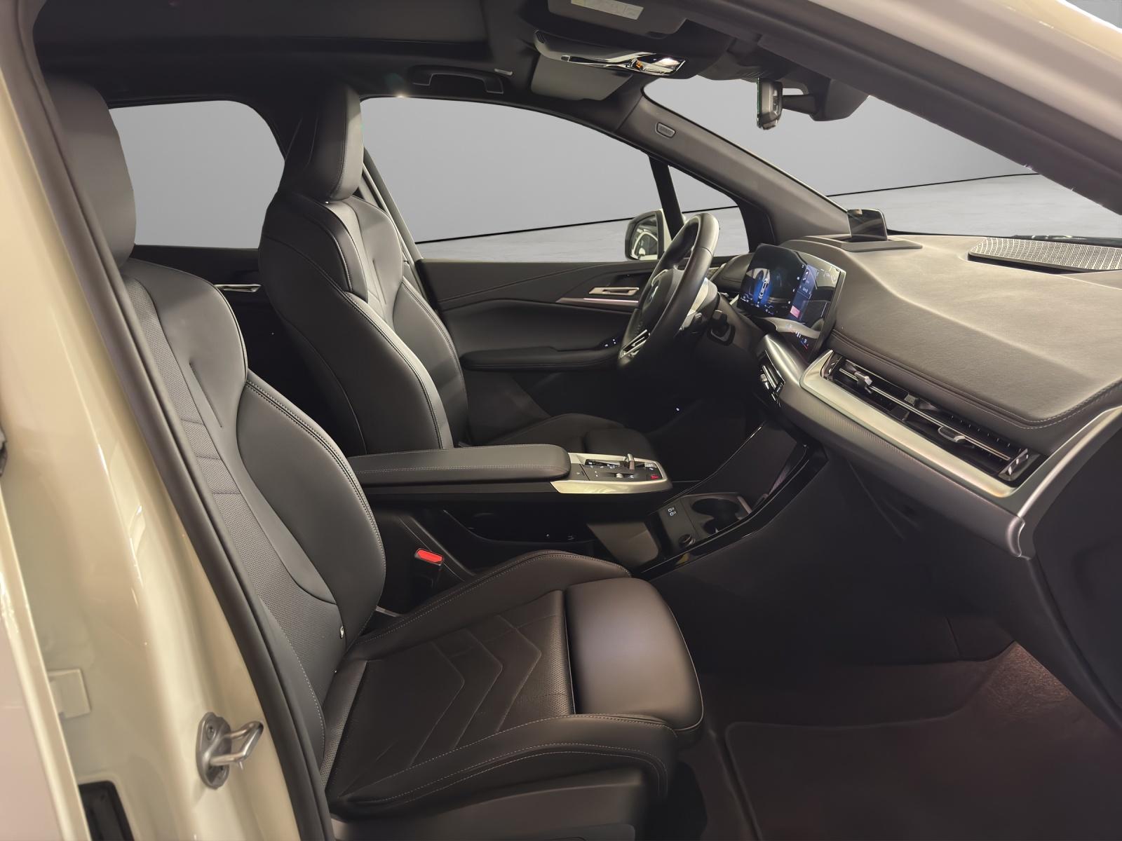 BMW 223d xDrive Active Tourer-image-14