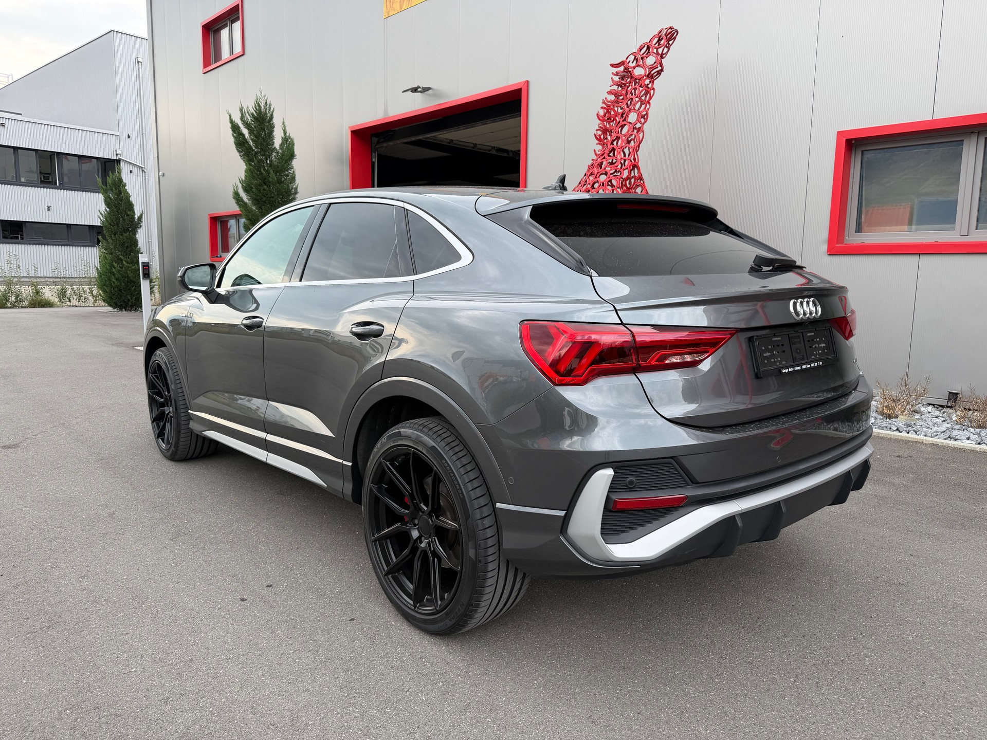 AUDI Q3 Sportback 40 TDI S line quattro S-tronic-image-1