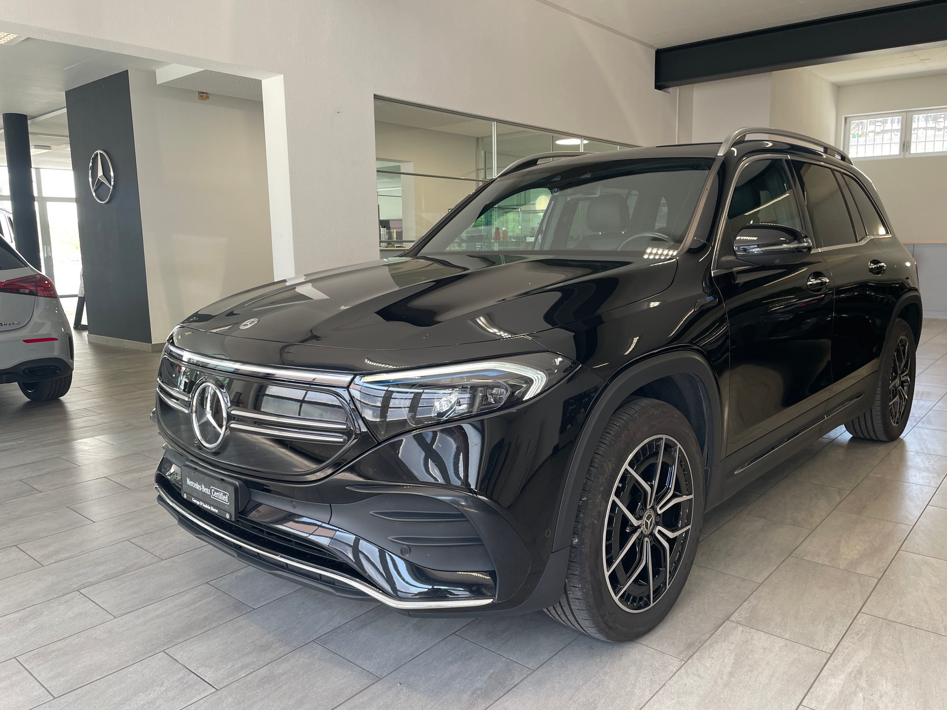MERCEDES-BENZ EQB 350 AMG Line 4Matic