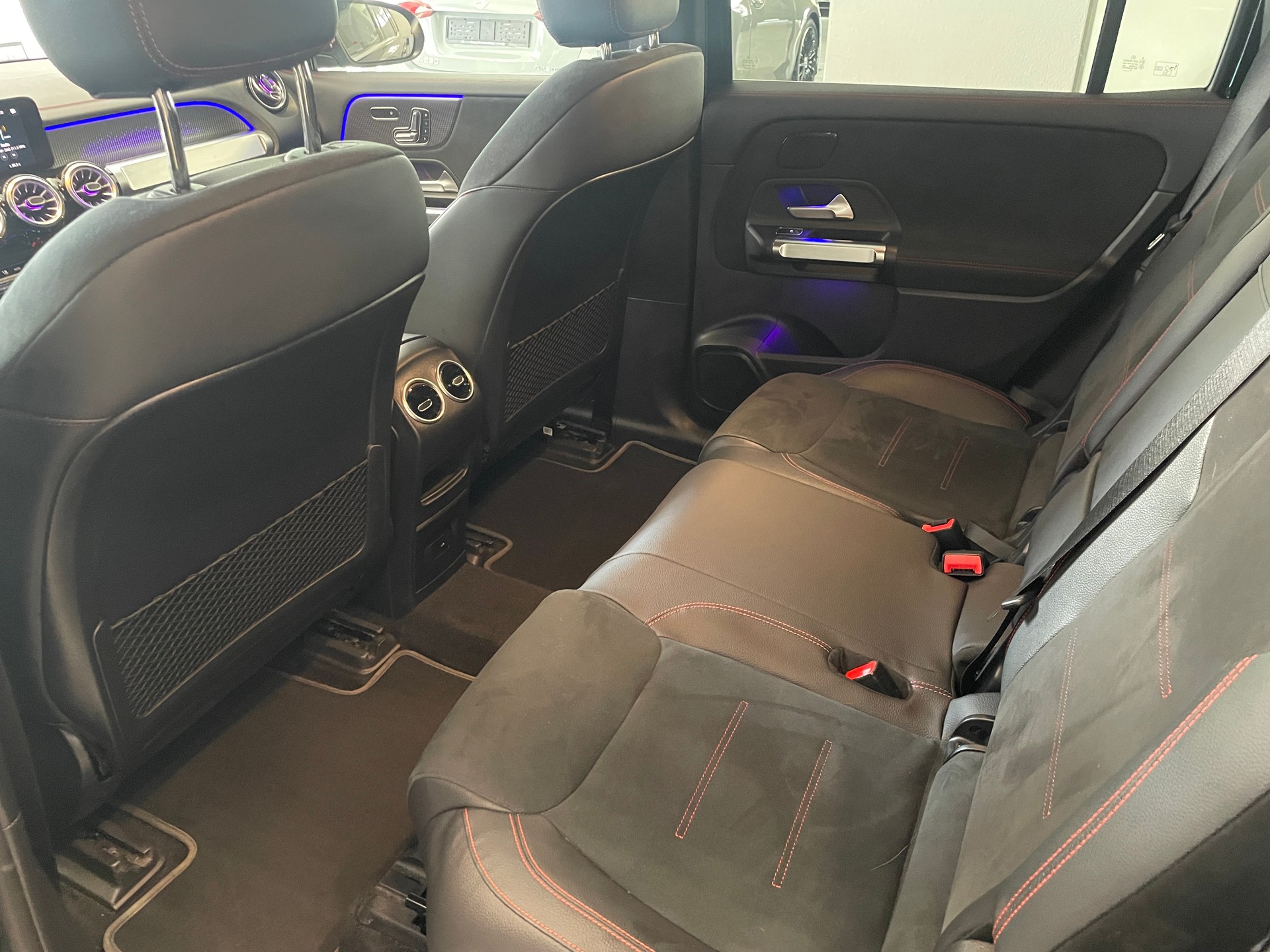 MERCEDES-BENZ EQB 350 AMG Line 4Matic-image-10