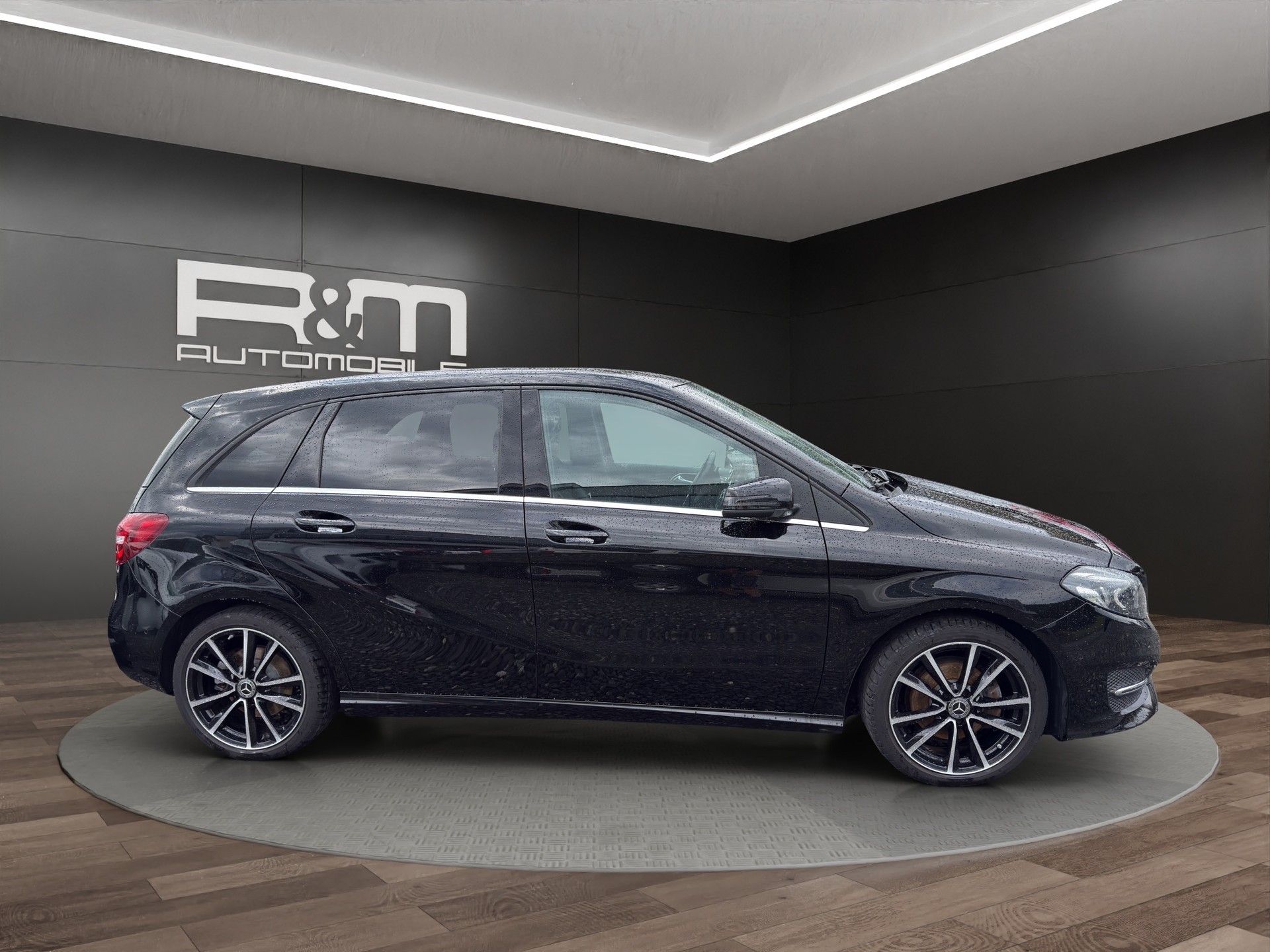 MERCEDES-BENZ B 220 CDI Swiss Star Edition Urban 4Matic 7G-DCT-showroom-element-2