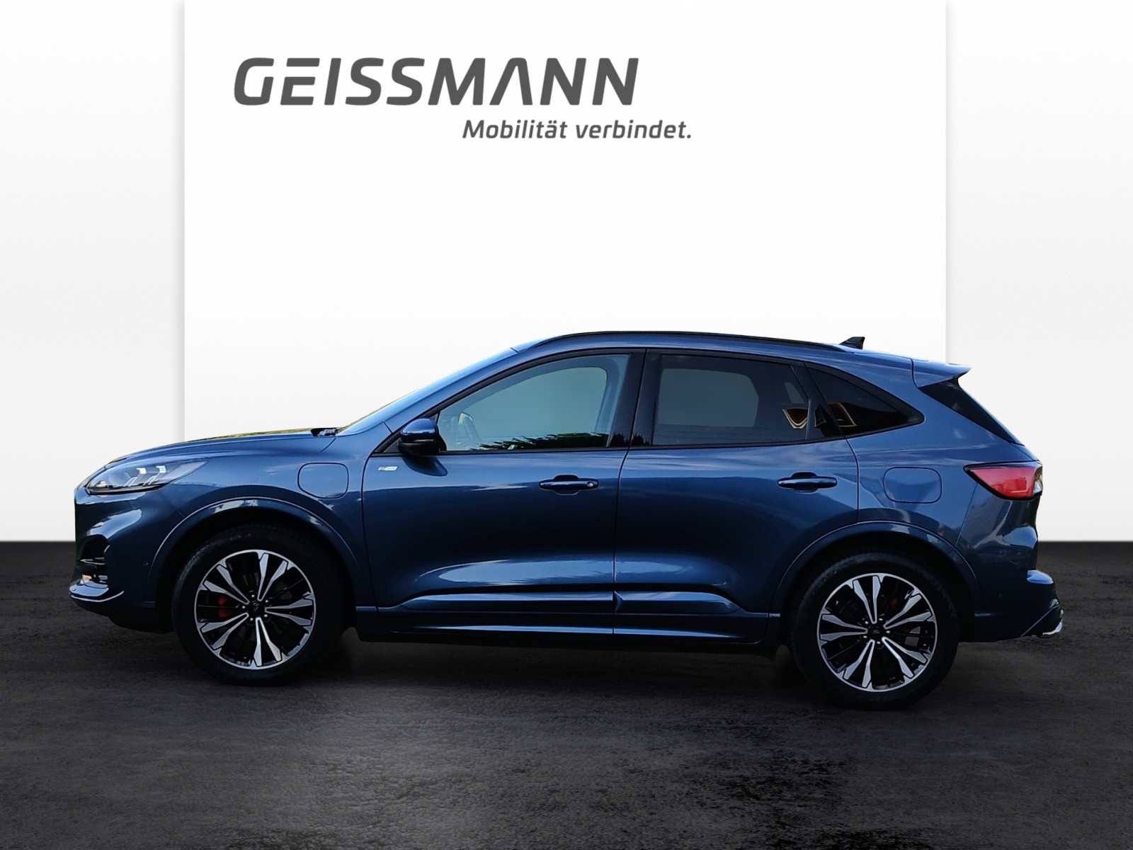 FORD Kuga 2.5 Plug-in Hybrid ST-Line X-showroom-element-1