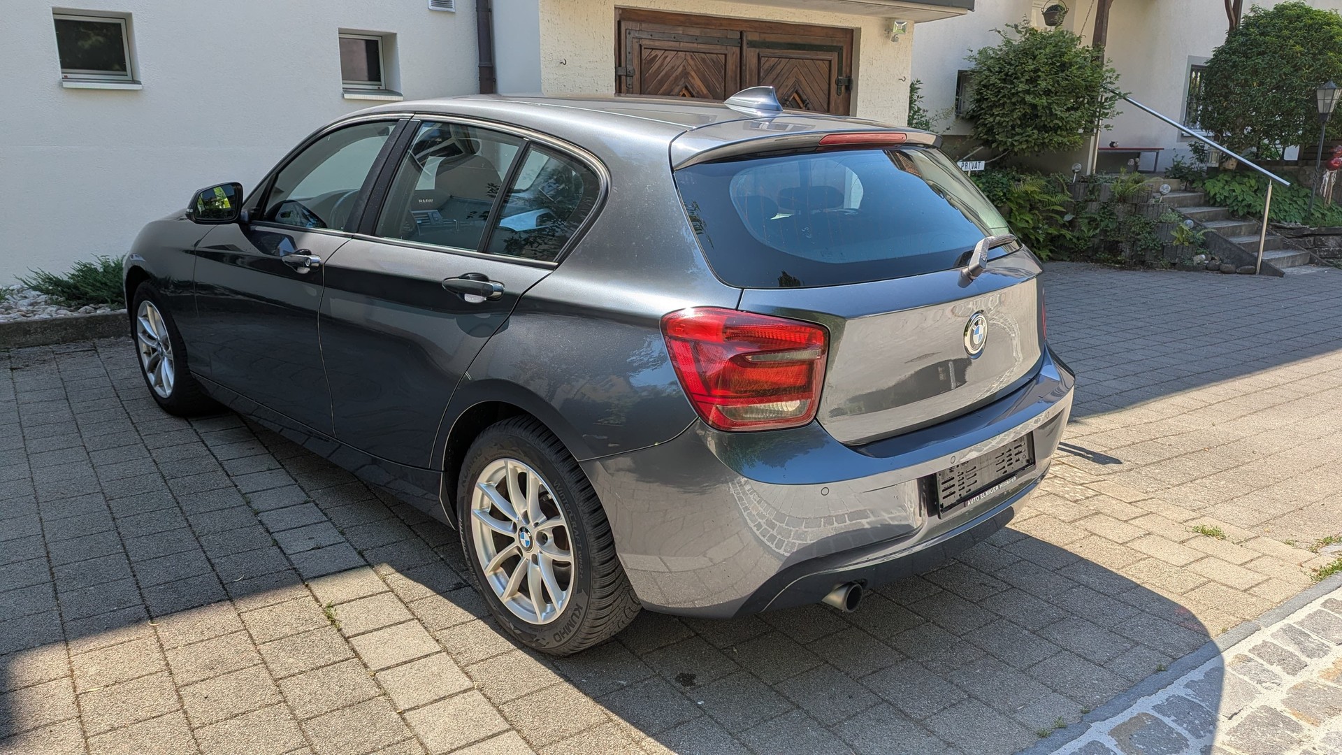 BMW 116i-image-2