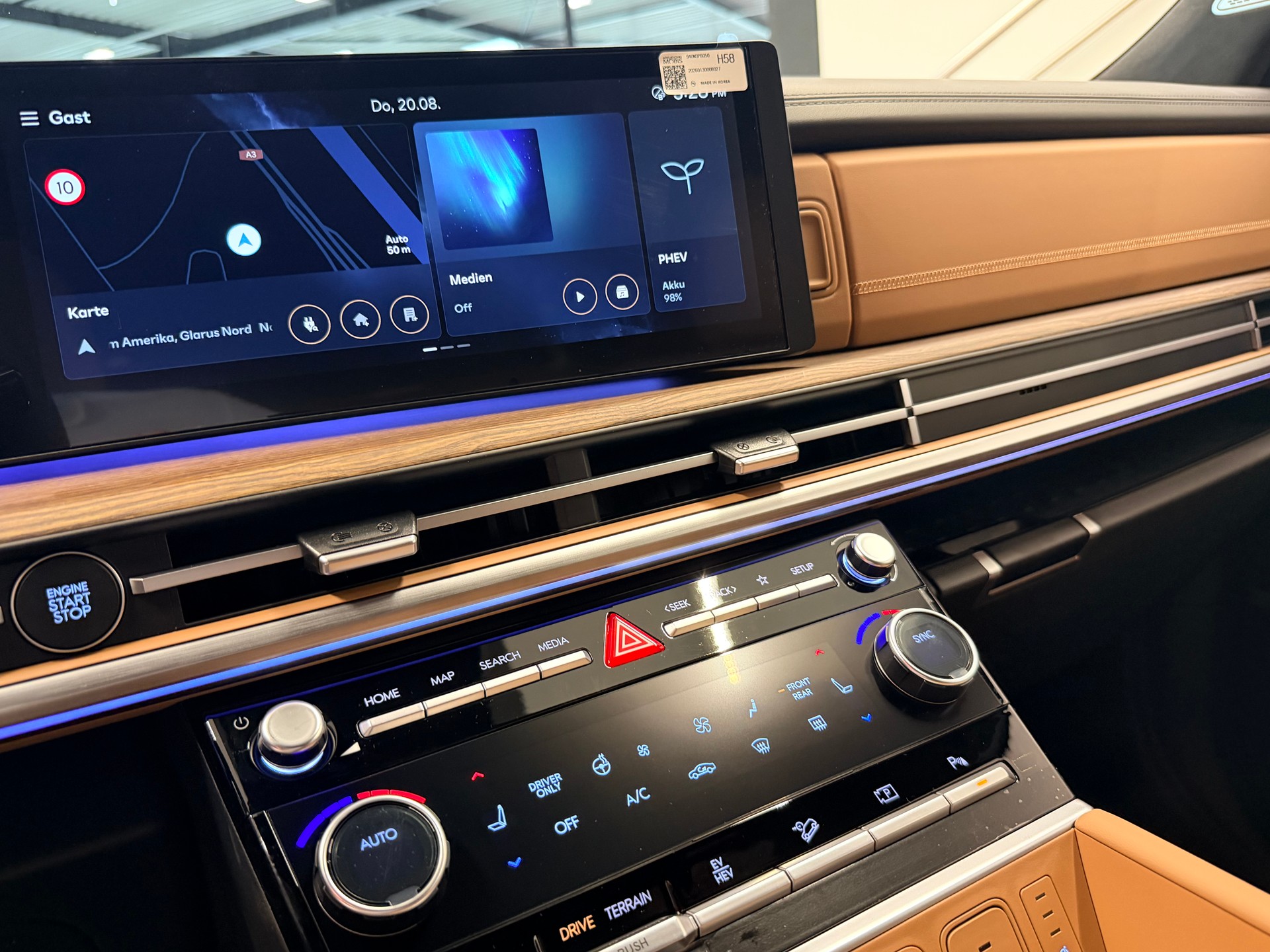 HYUNDAI Santa Fe 1.6 T-GDi PHEV Calligraphy 4WD Automatic-image-23