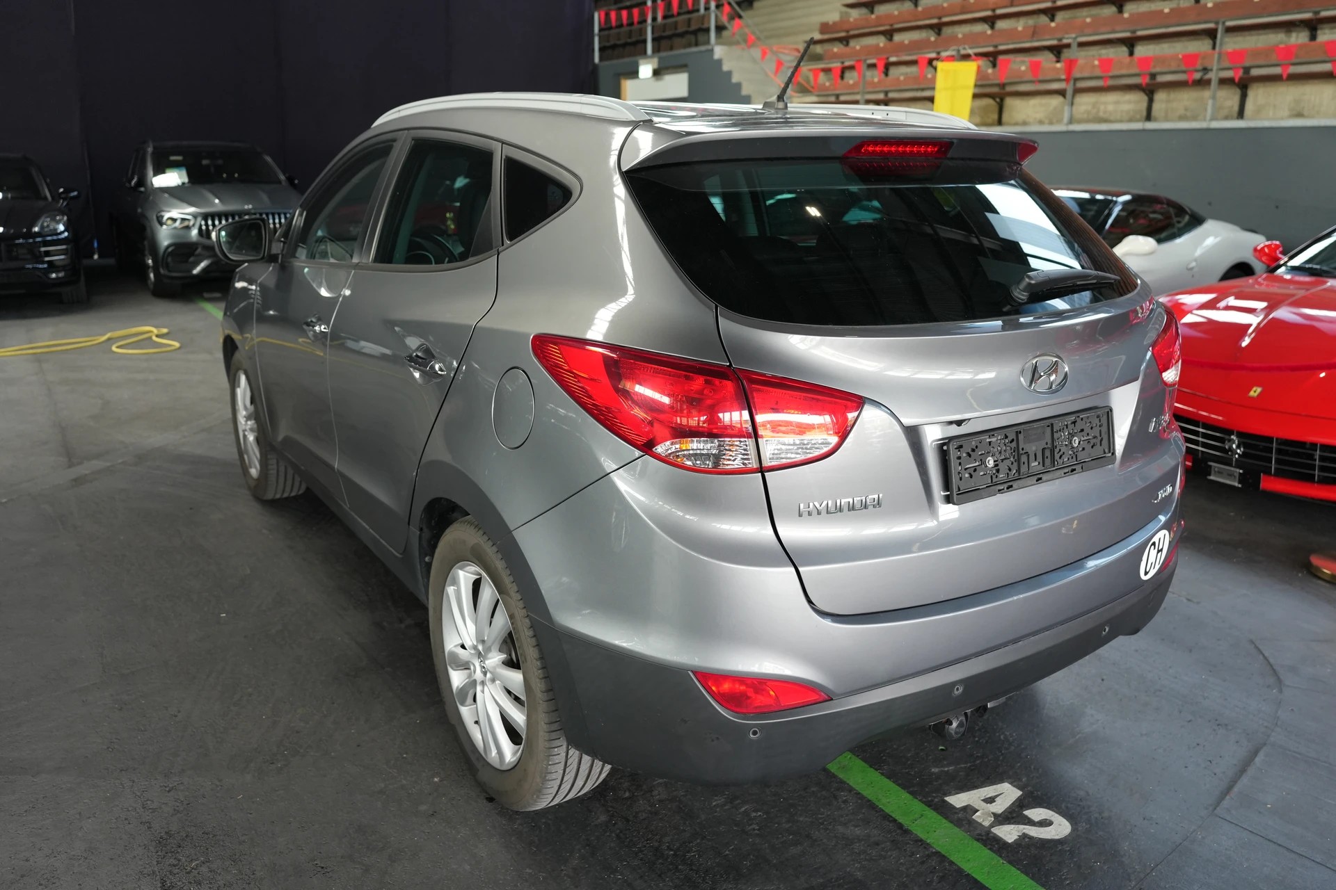 HYUNDAI iX 35 2.0 Style 4WD Automatic-showroom-element-3
