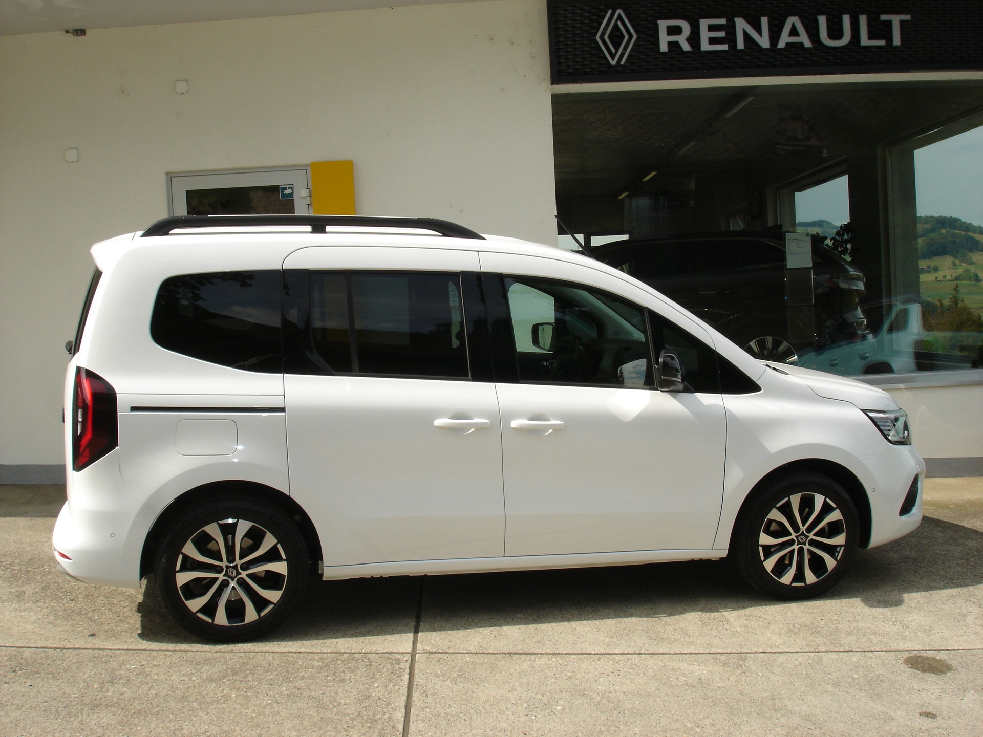 RENAULT Kangoo 1.3 TCe 130 PF Techno EDC-showroom-element-2