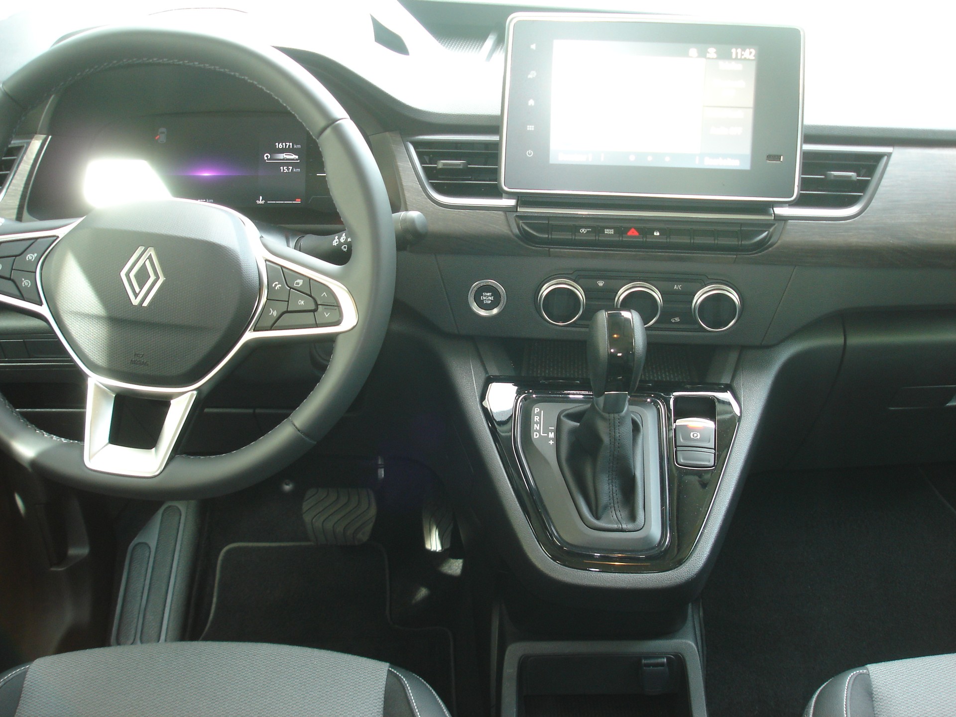 RENAULT Kangoo 1.3 TCe 130 PF Techno EDC-image-11