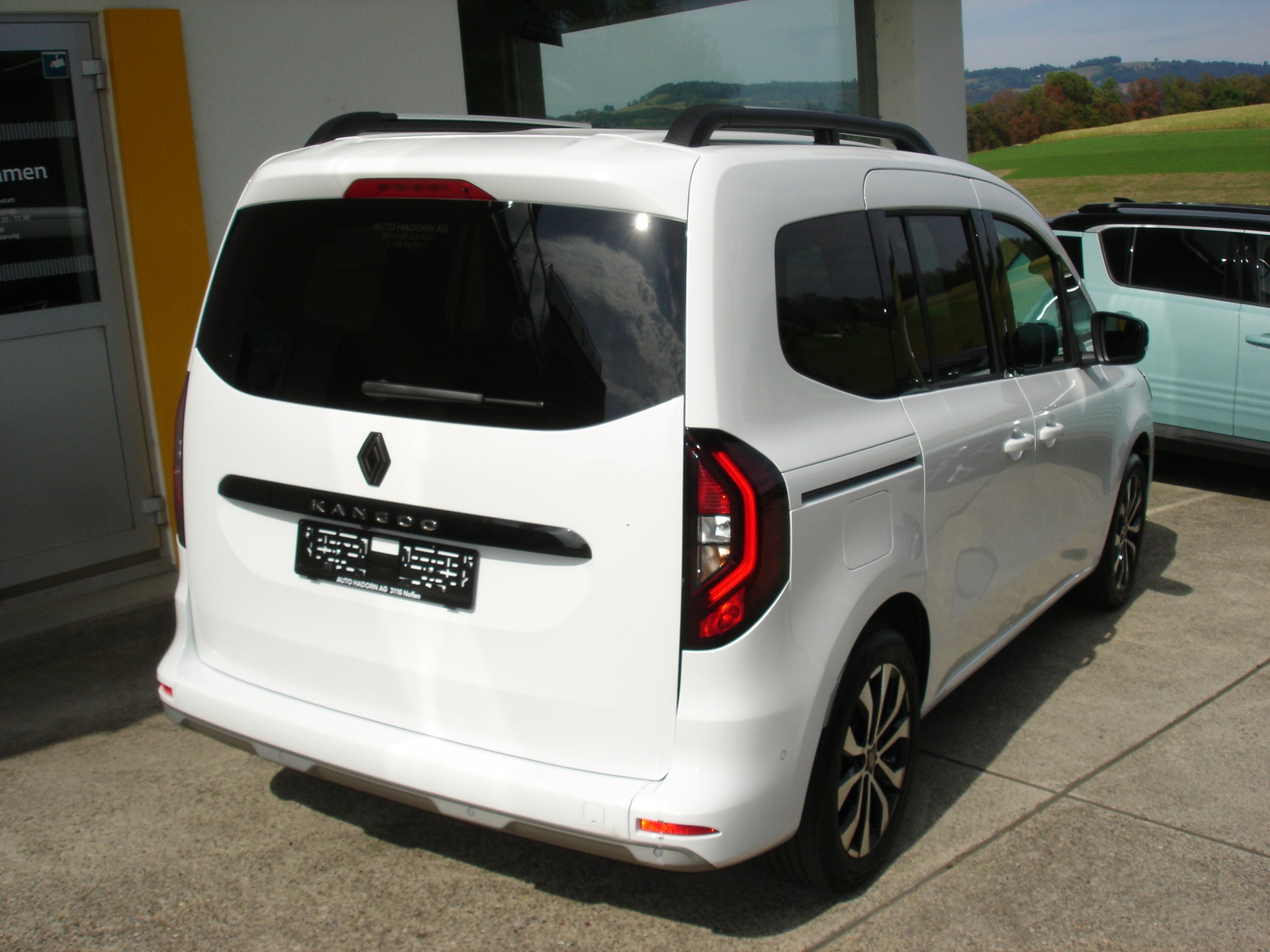 RENAULT Kangoo 1.3 TCe 130 PF Techno EDC-showroom-element-3