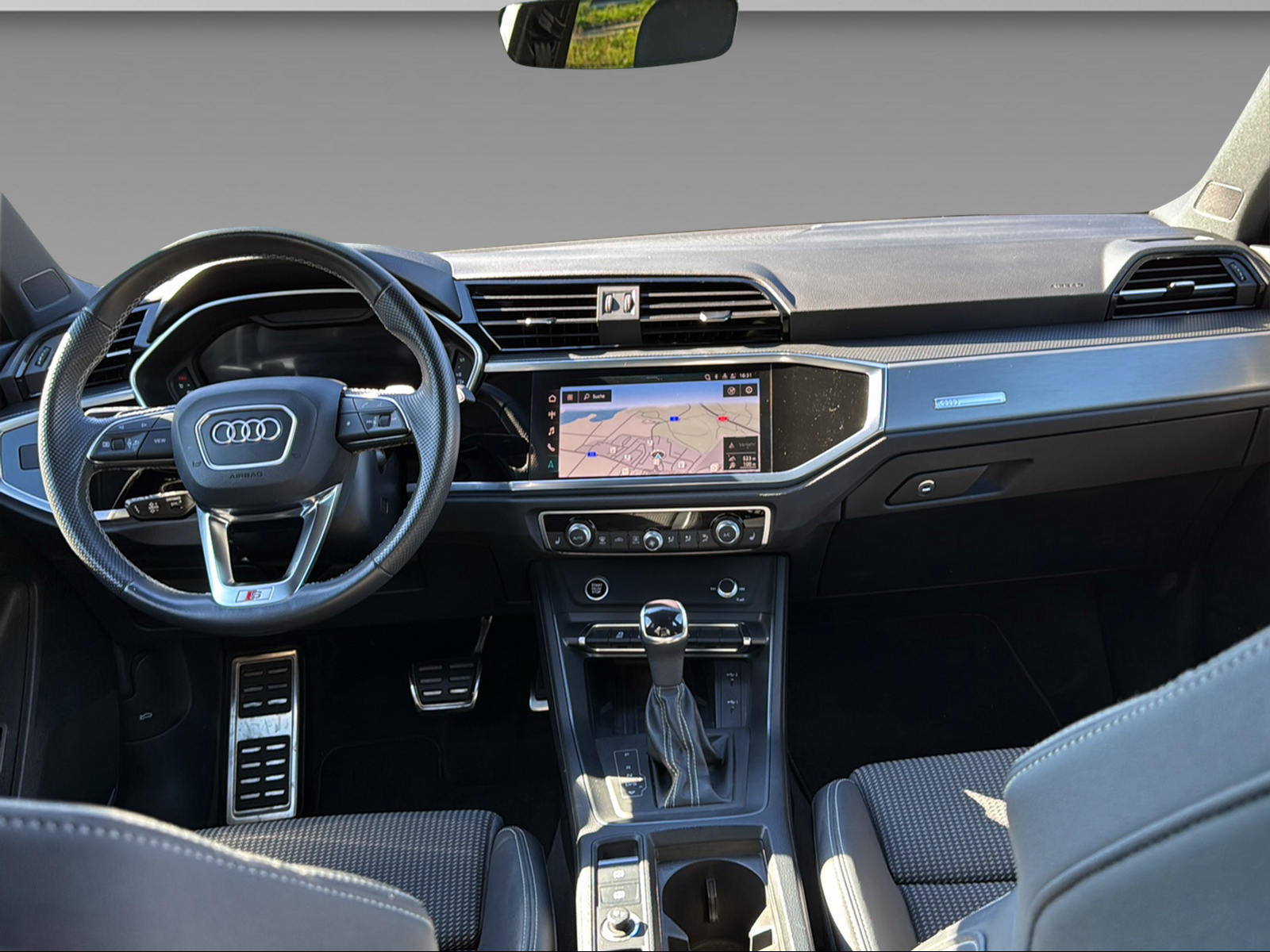 AUDI Q3 1.5 35 TFSI S line S-Tronic-image-15