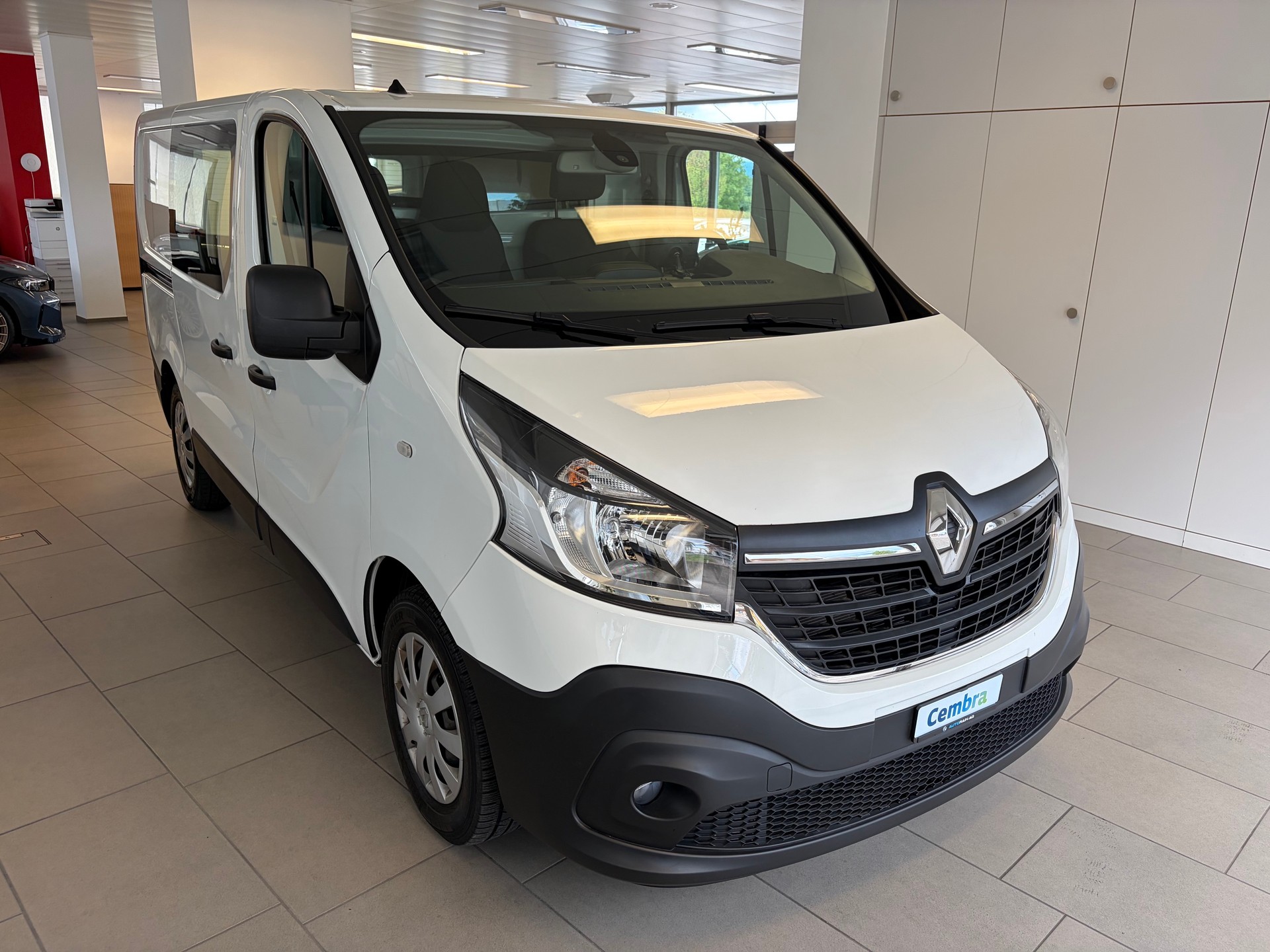 RENAULT Trafic 2.0 ENERGY dCi145 3.0t Business L1H1 A-showroom-element-1