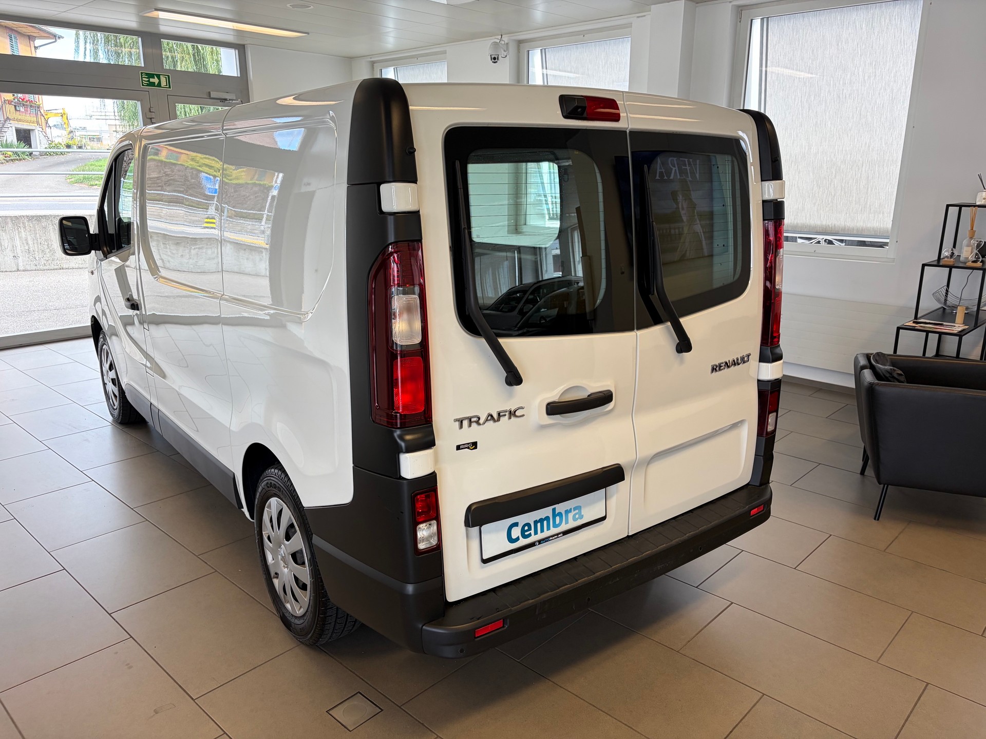 RENAULT Trafic 2.0 ENERGY dCi145 3.0t Business L1H1 A-showroom-element-3