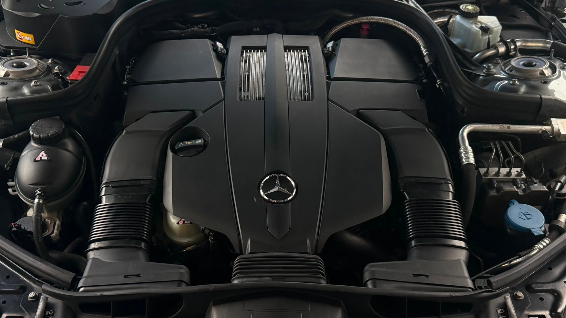 MERCEDES-BENZ E 400 Avantgarde 4Matic 7G-Tronic-image-11