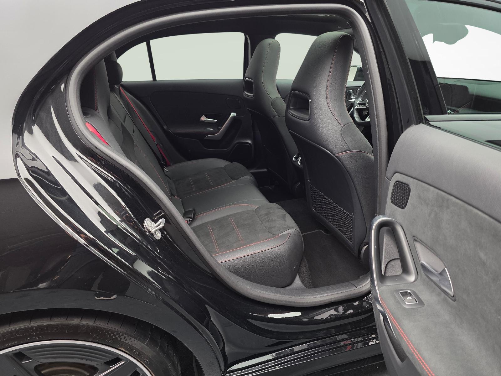 MERCEDES-BENZ A 35 AMG 4matic-image-10