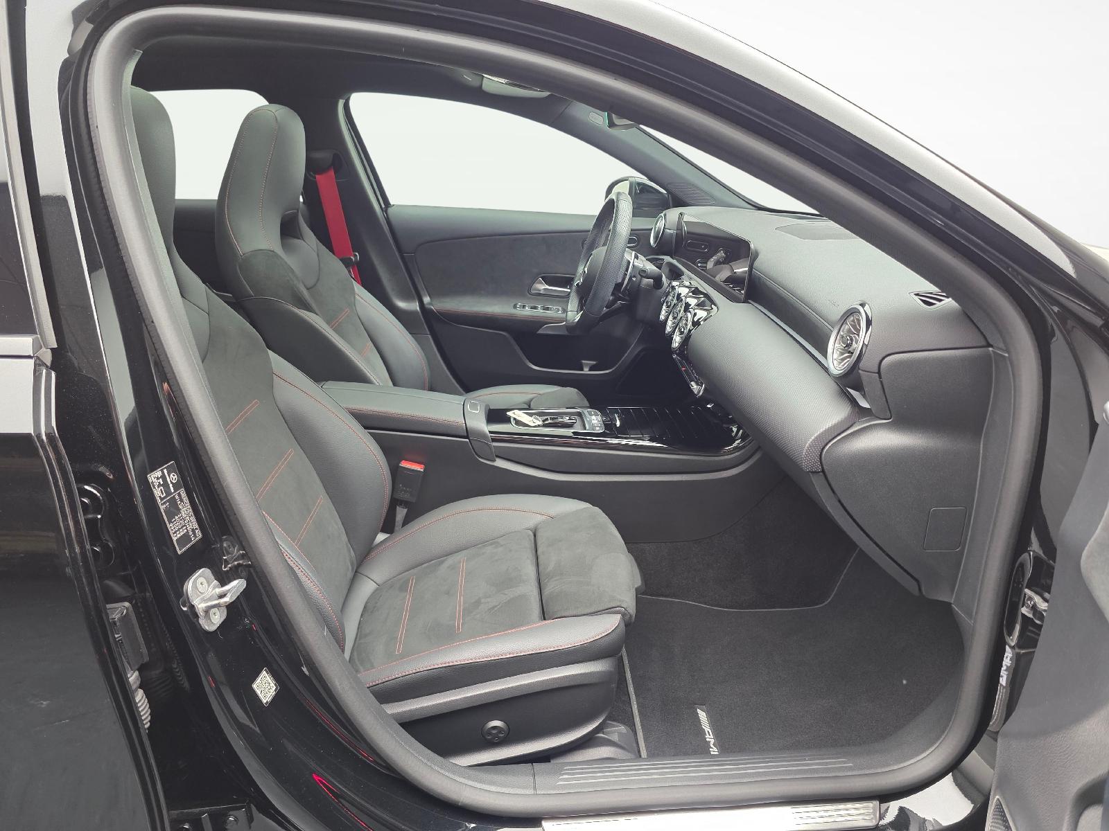 MERCEDES-BENZ A 35 AMG 4matic-image-9