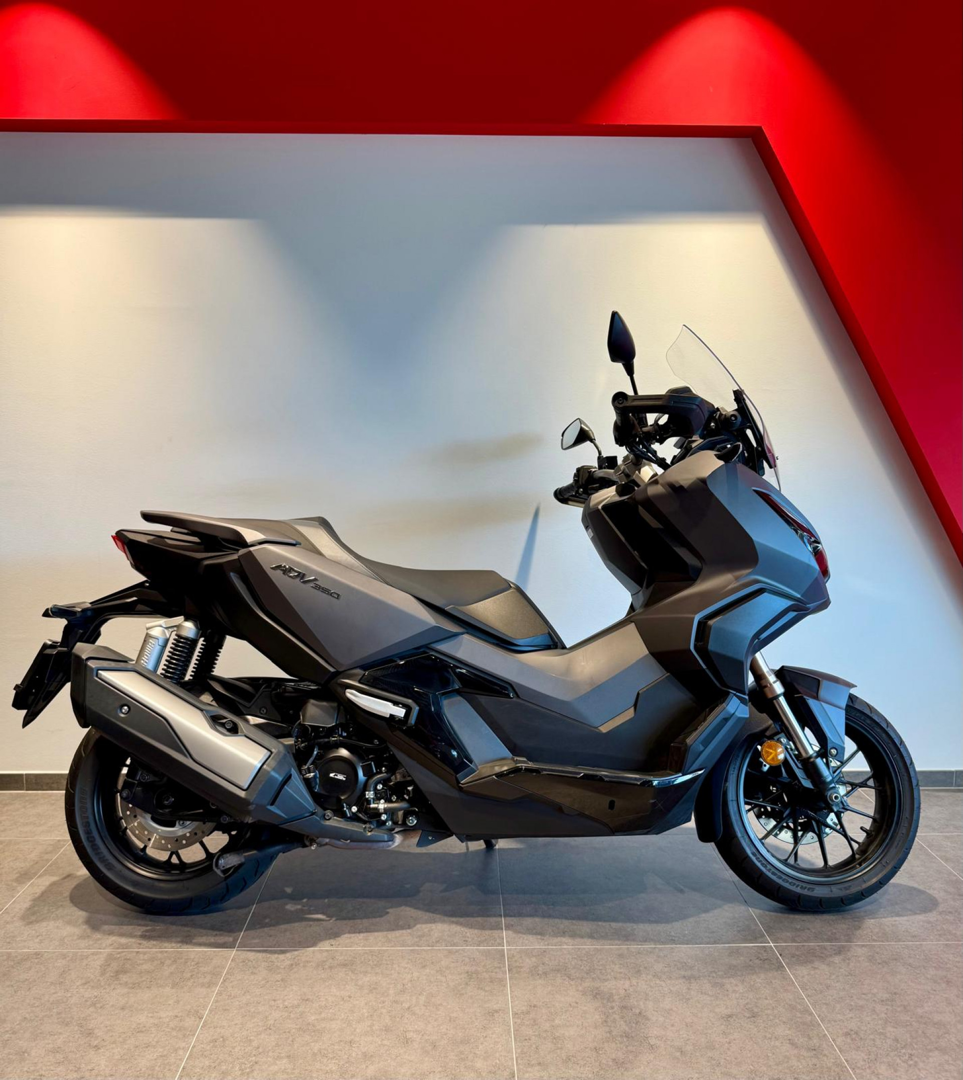 HONDA ADV 350-image-1