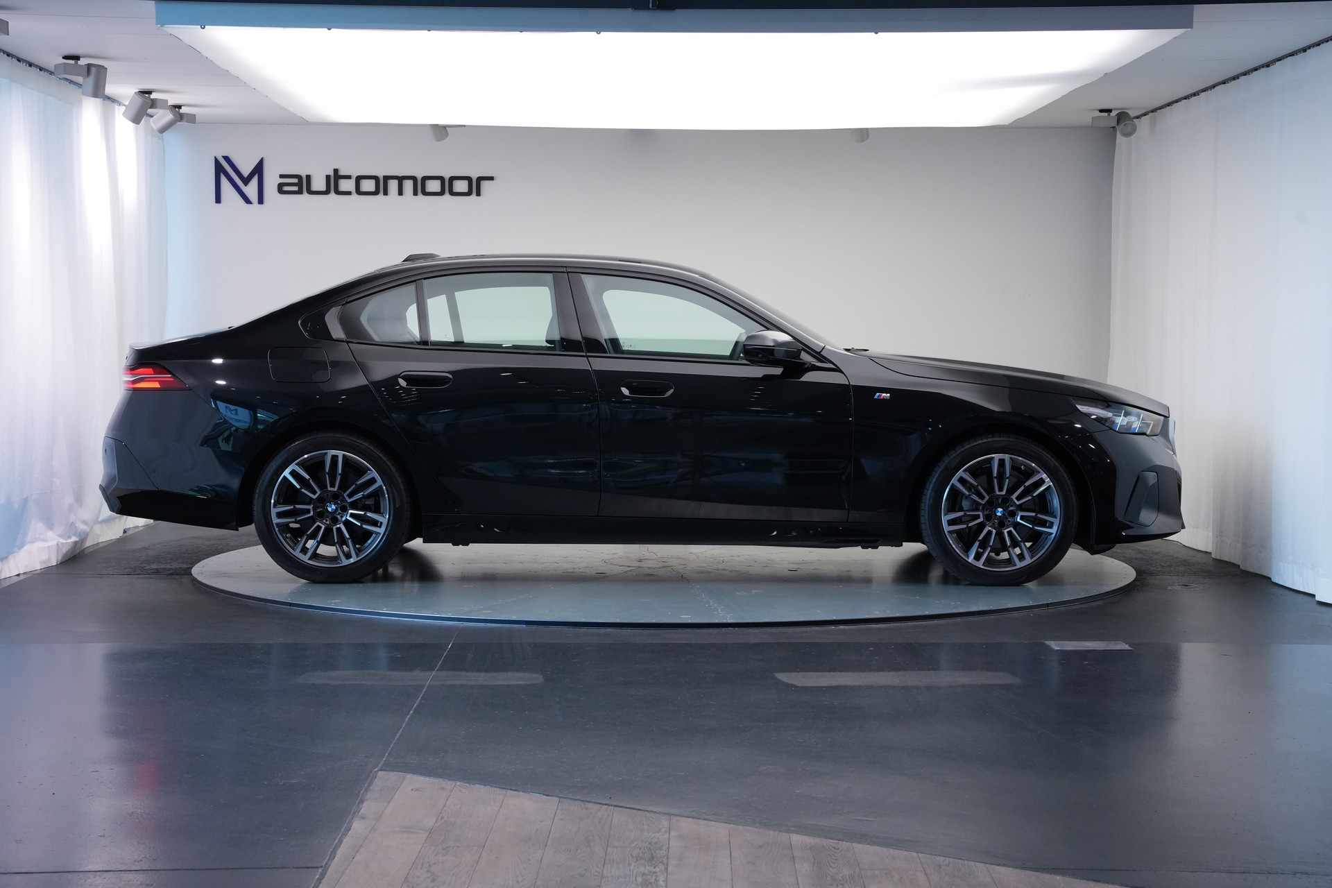 BMW 540d xDrive 48V M Sport Steptronic *HuD* *B&W*-showroom-element-3