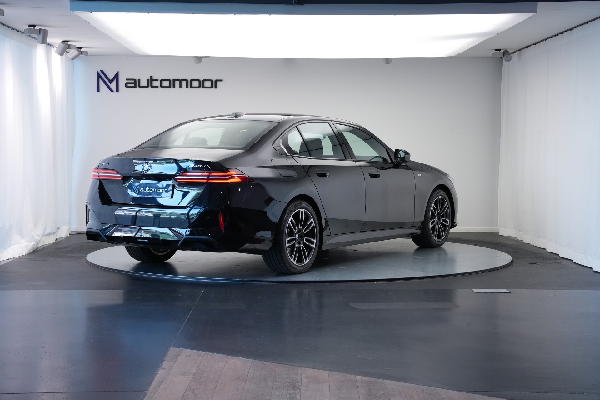 BMW 540d xDrive 48V M Sport Steptronic *HuD* *B&W*-image-4